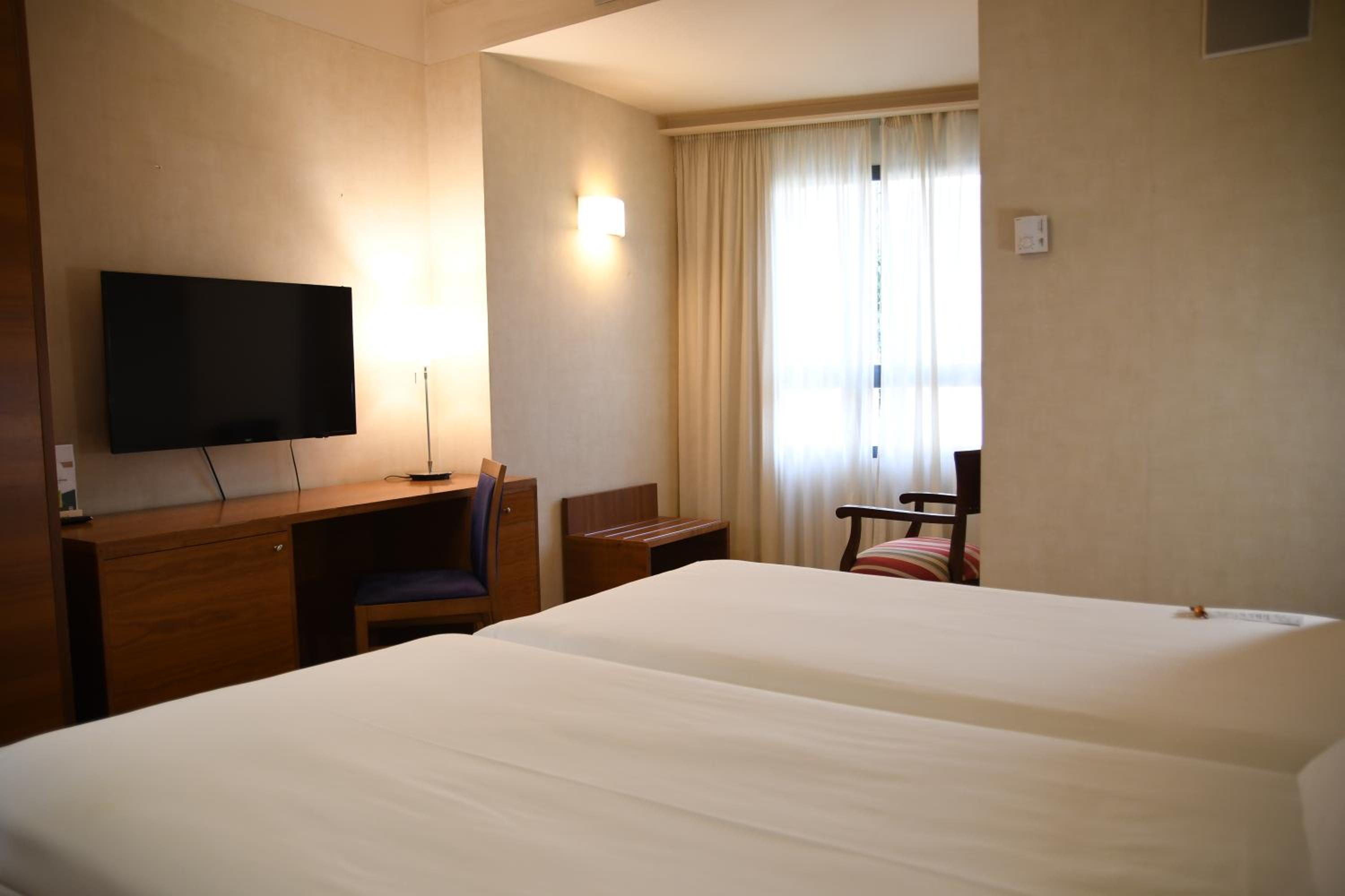 Double Room (1-2 people) - Photo 4
