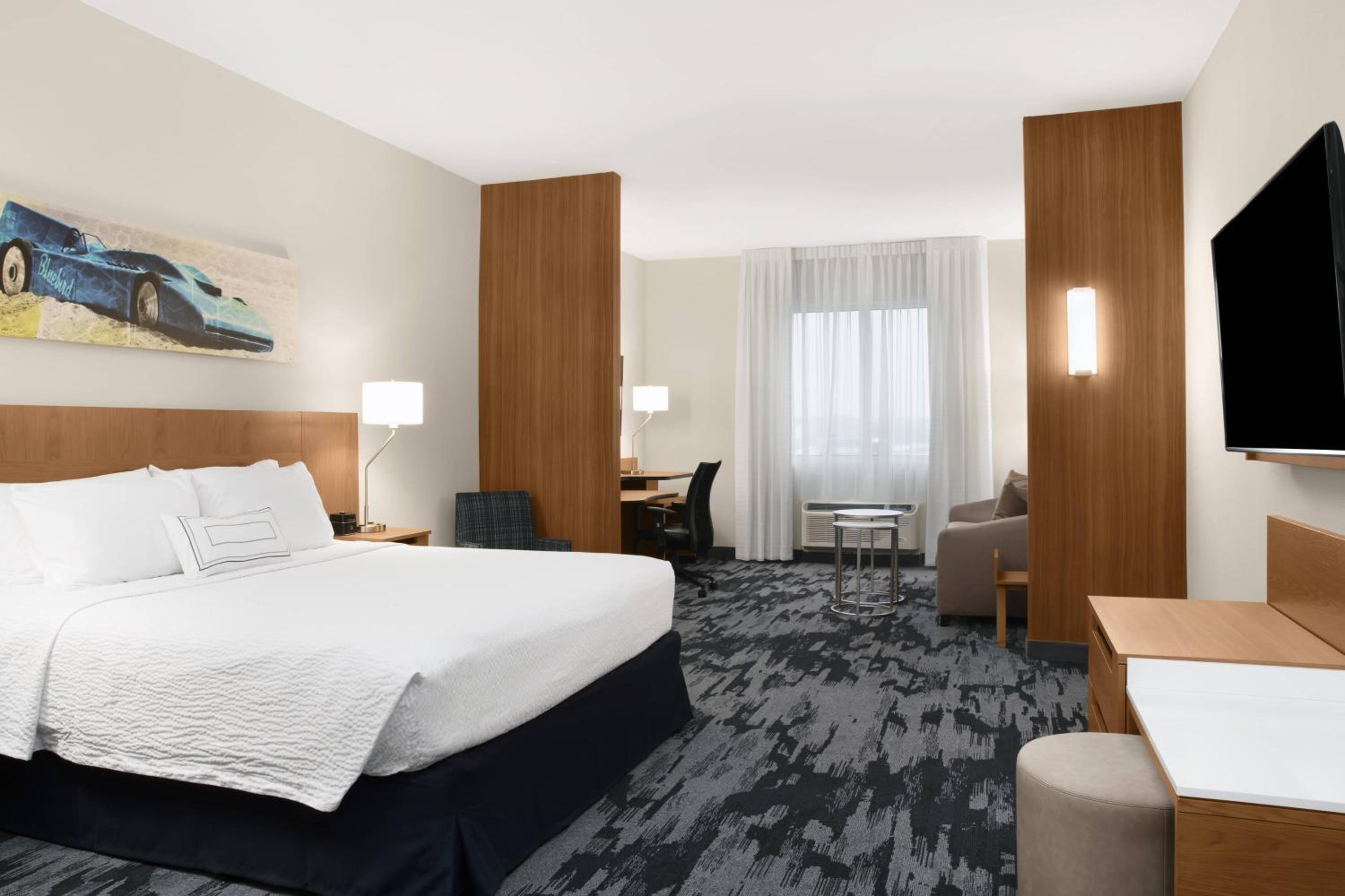 Studio with King Bed and Sofa Bed - Hearing Accessible