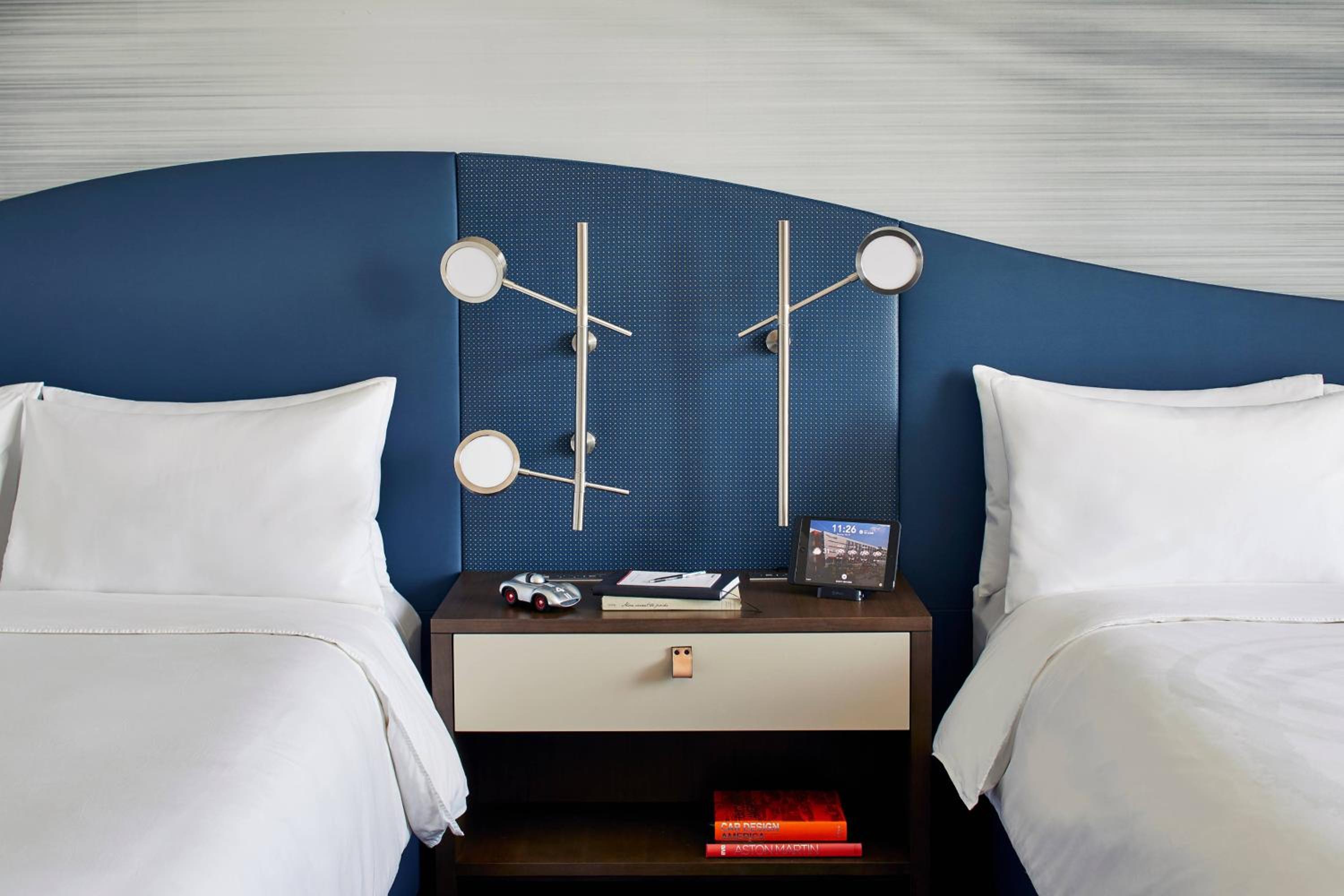Guest room, 2 Queen - Photo 9