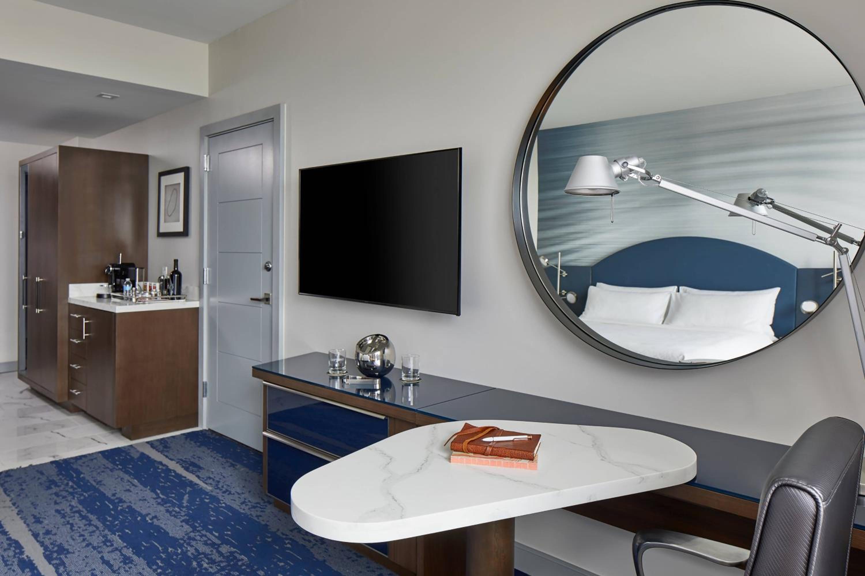 Guest room, 1 King, Sofa bed - Photo 9