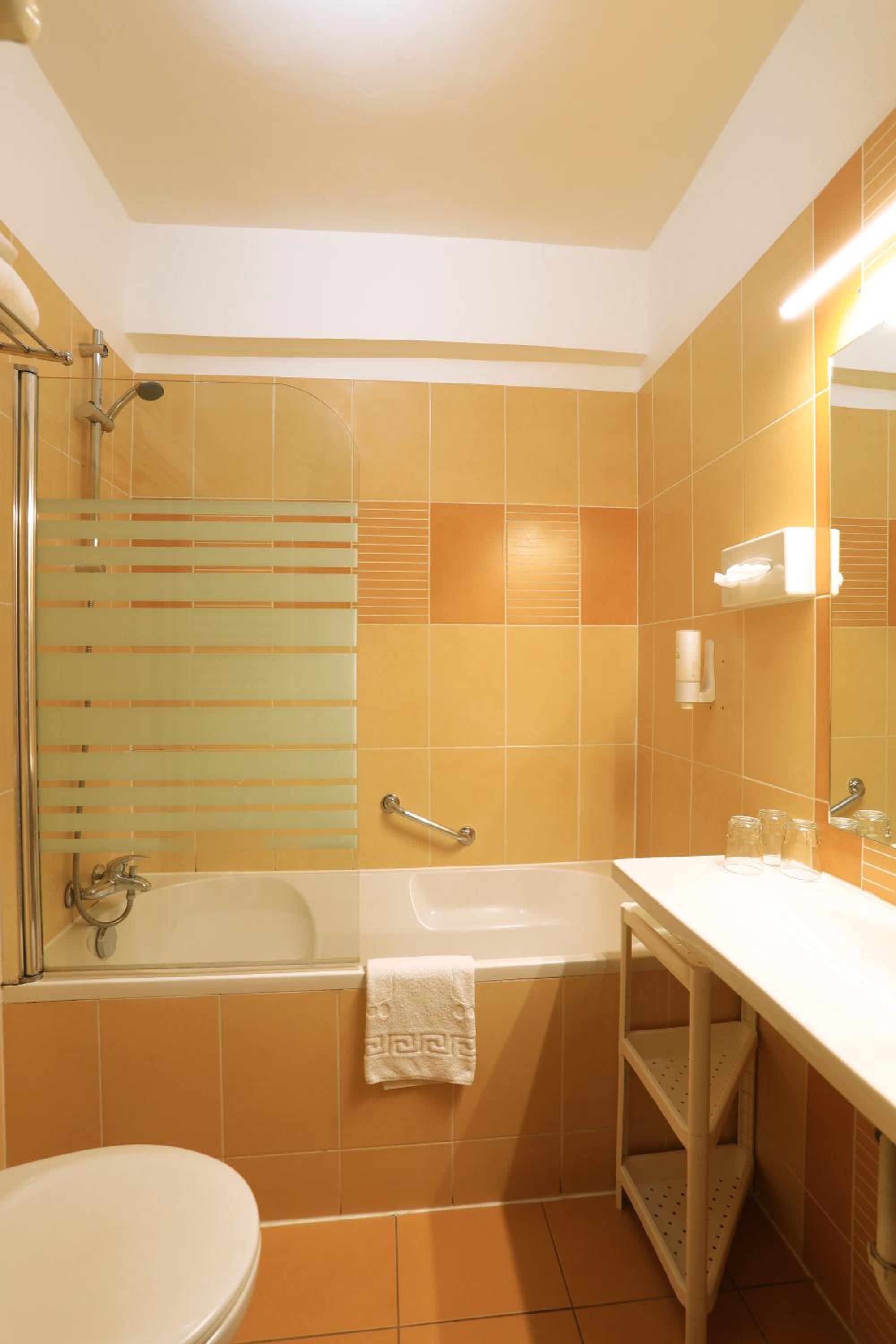 Comfort Double or Twin Room - Photo 8