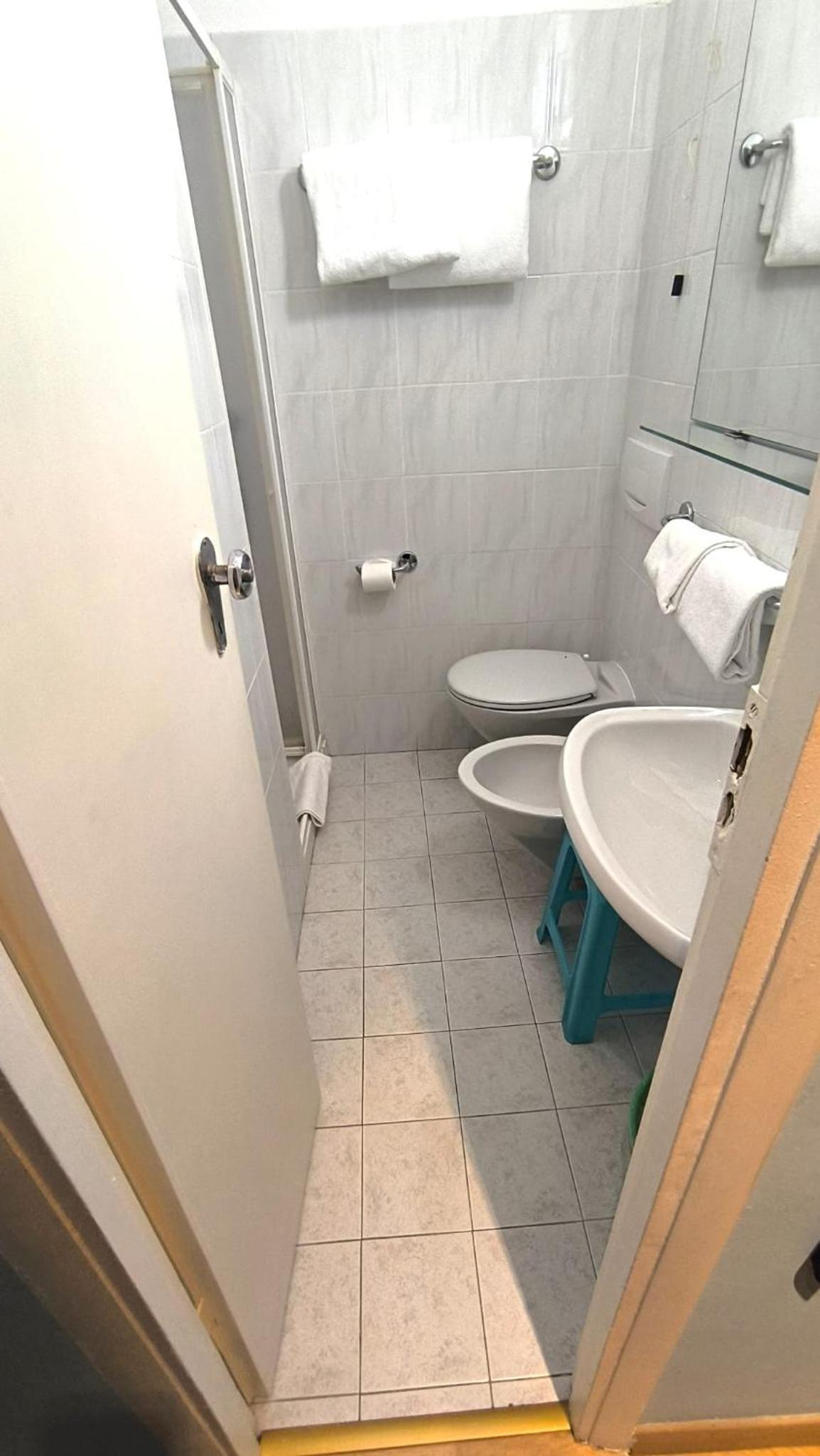 Classic Double Room with Sea View - Photo 4