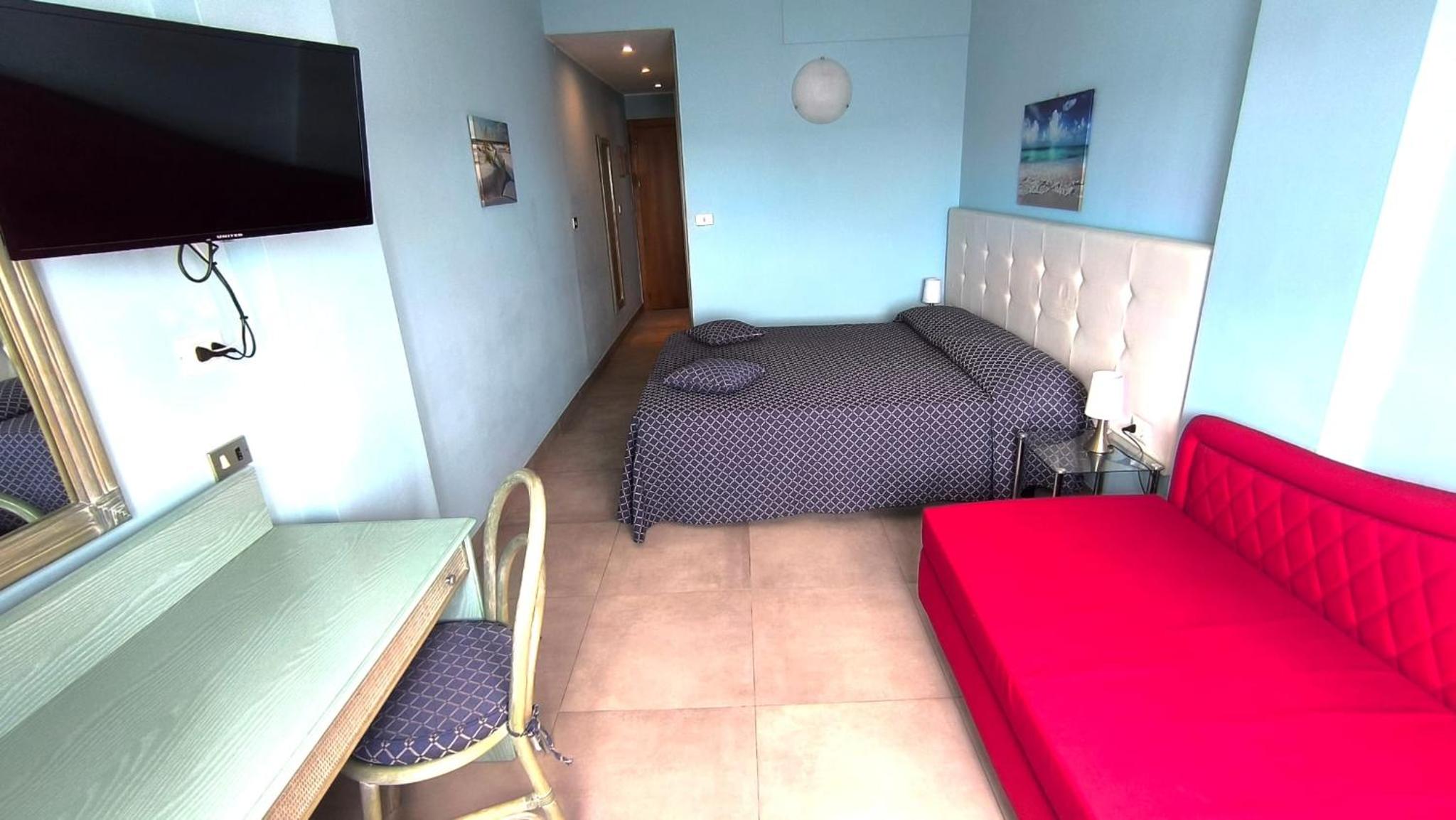 Superior Double Room with Sea View - Photo 5