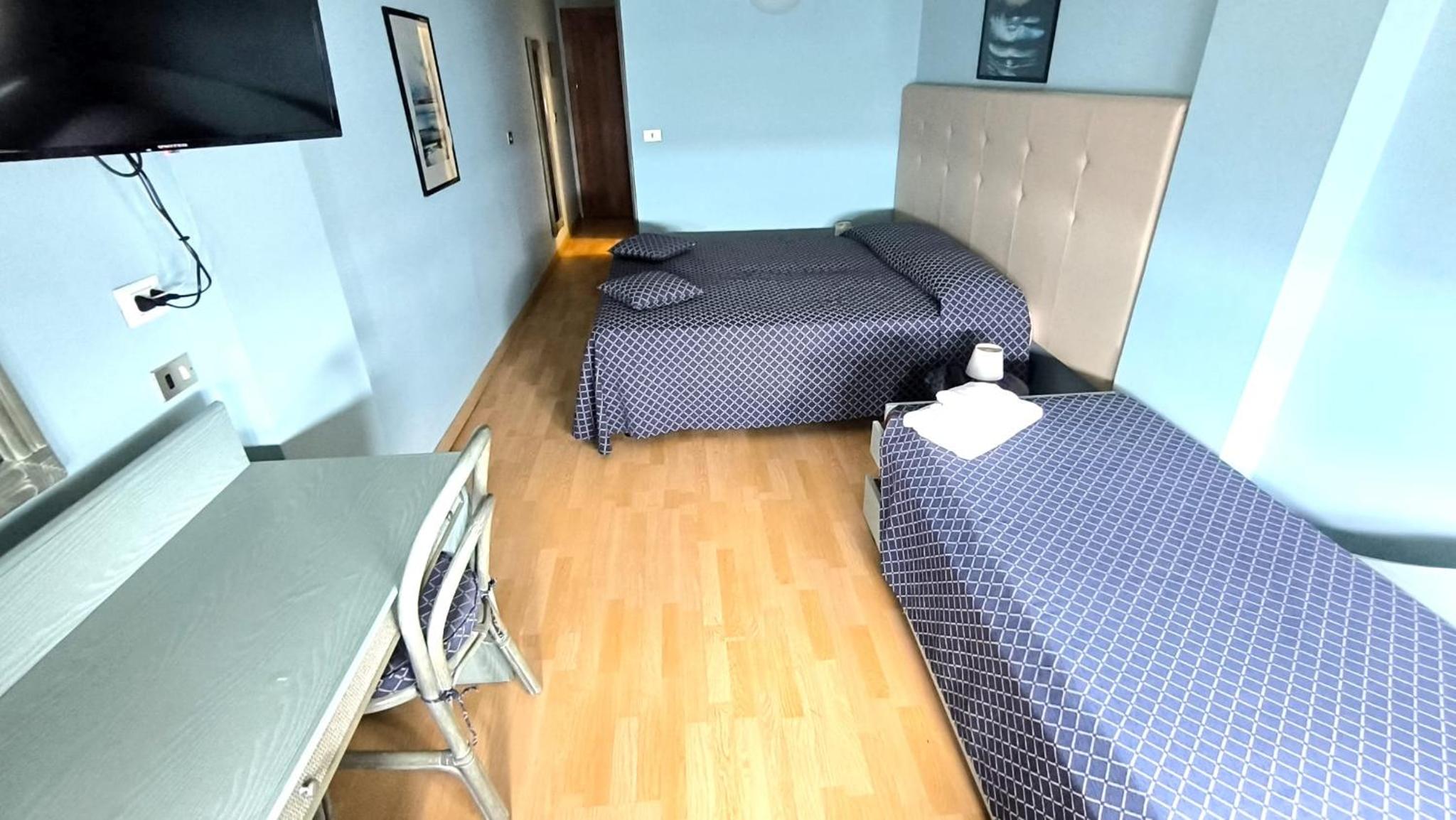 Superior Triple Room with Sea View - Photo 1