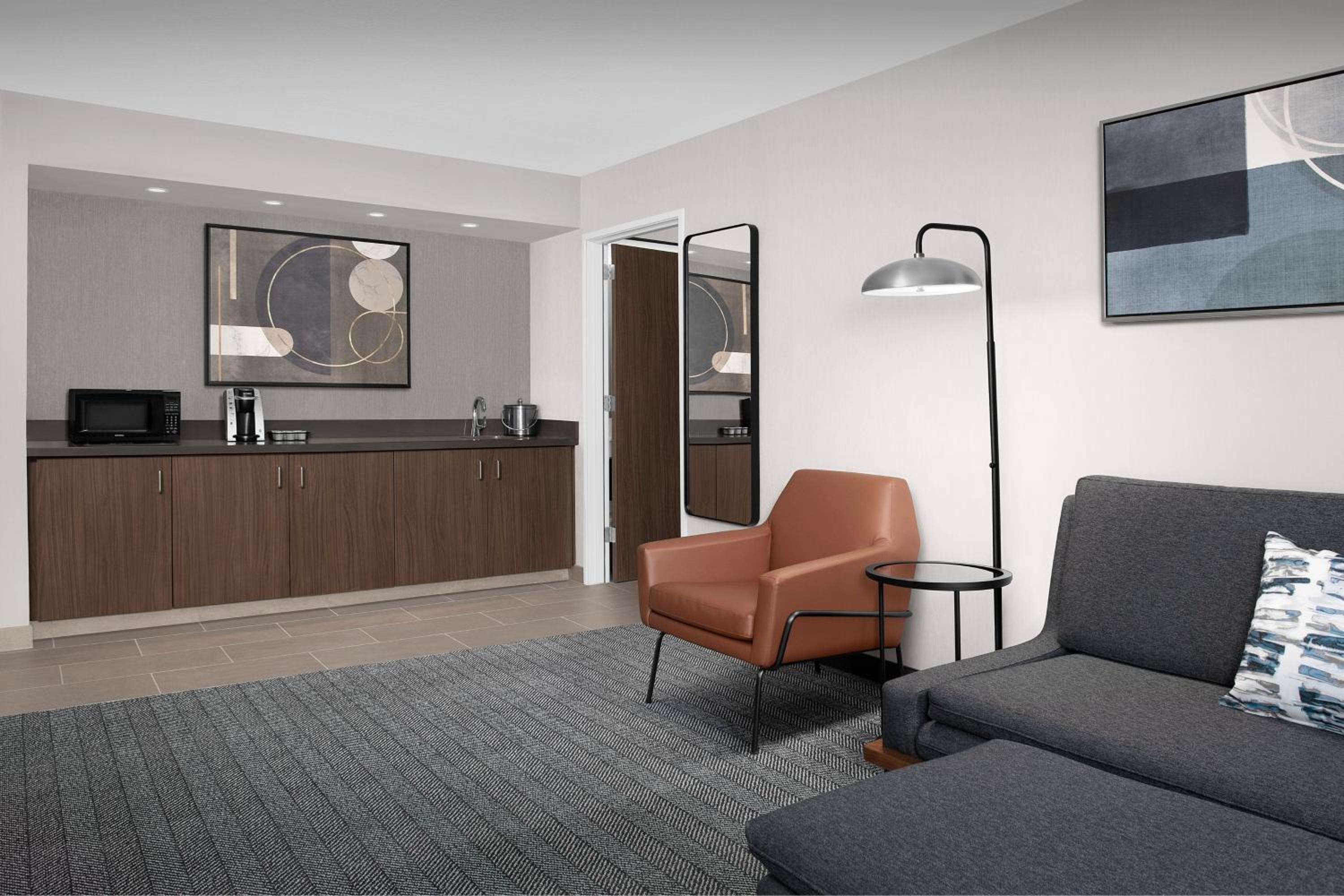 One-Bedroom King Suite - Photo 2