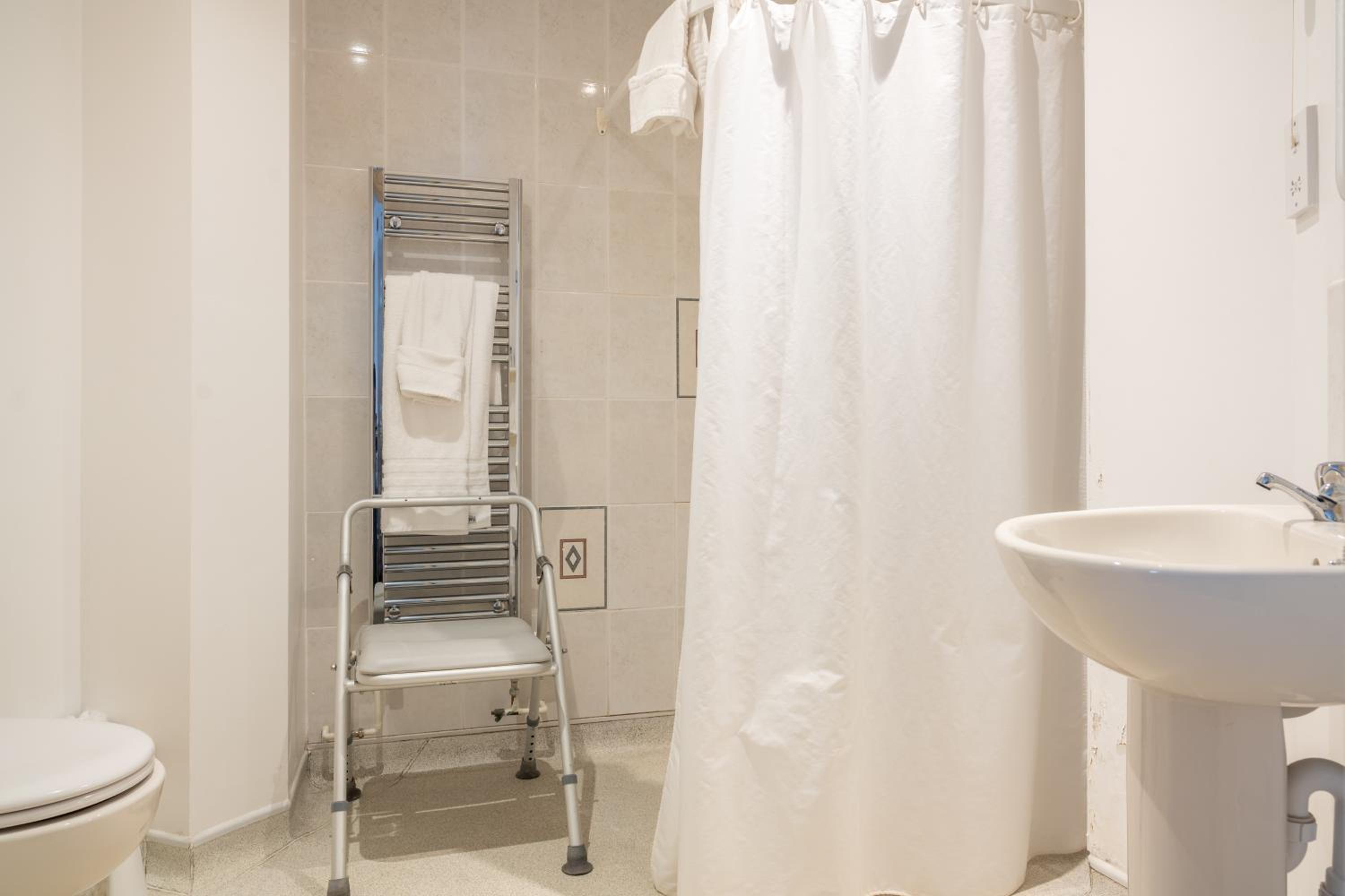 Twin Room With Shower photo 3