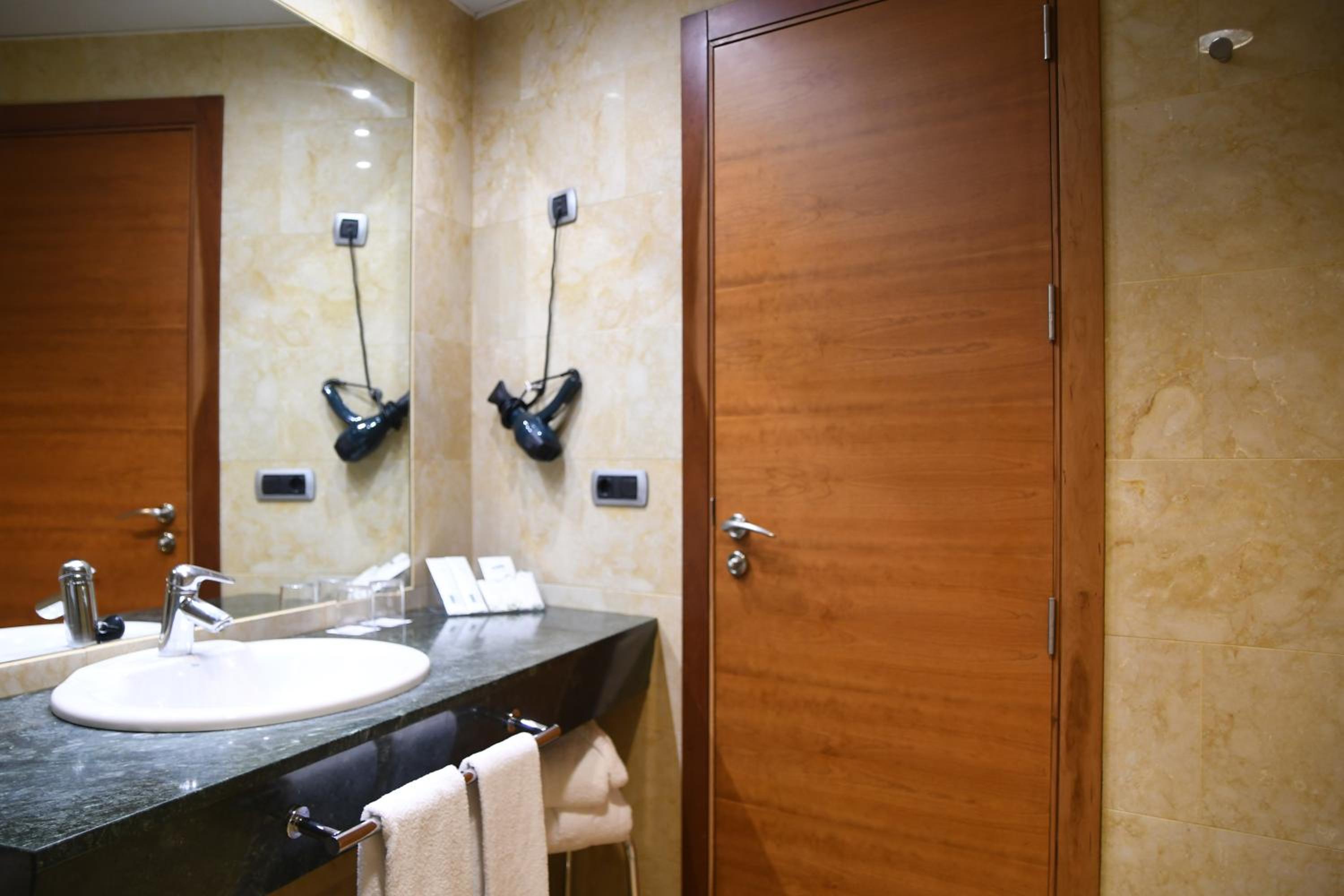 Superior Room - Photo 3
