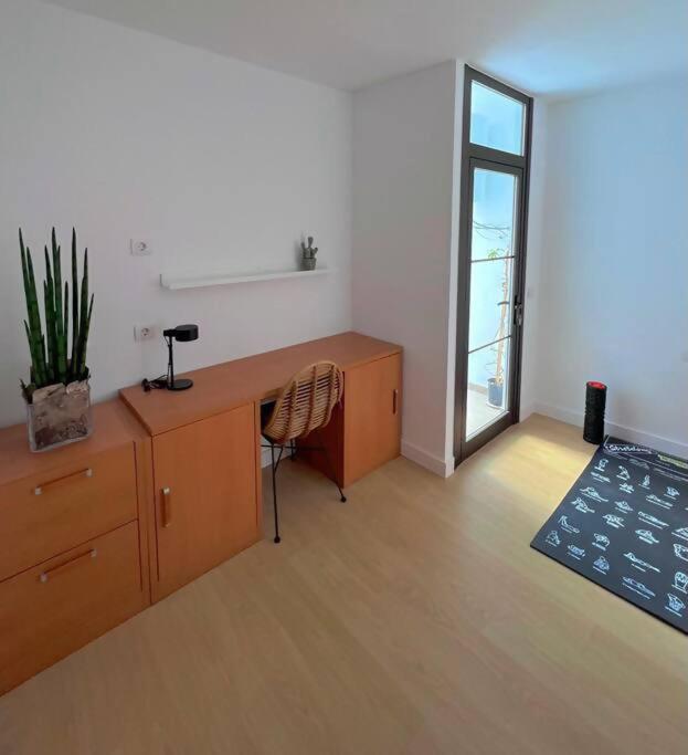 One-Bedroom Apartment photo 3