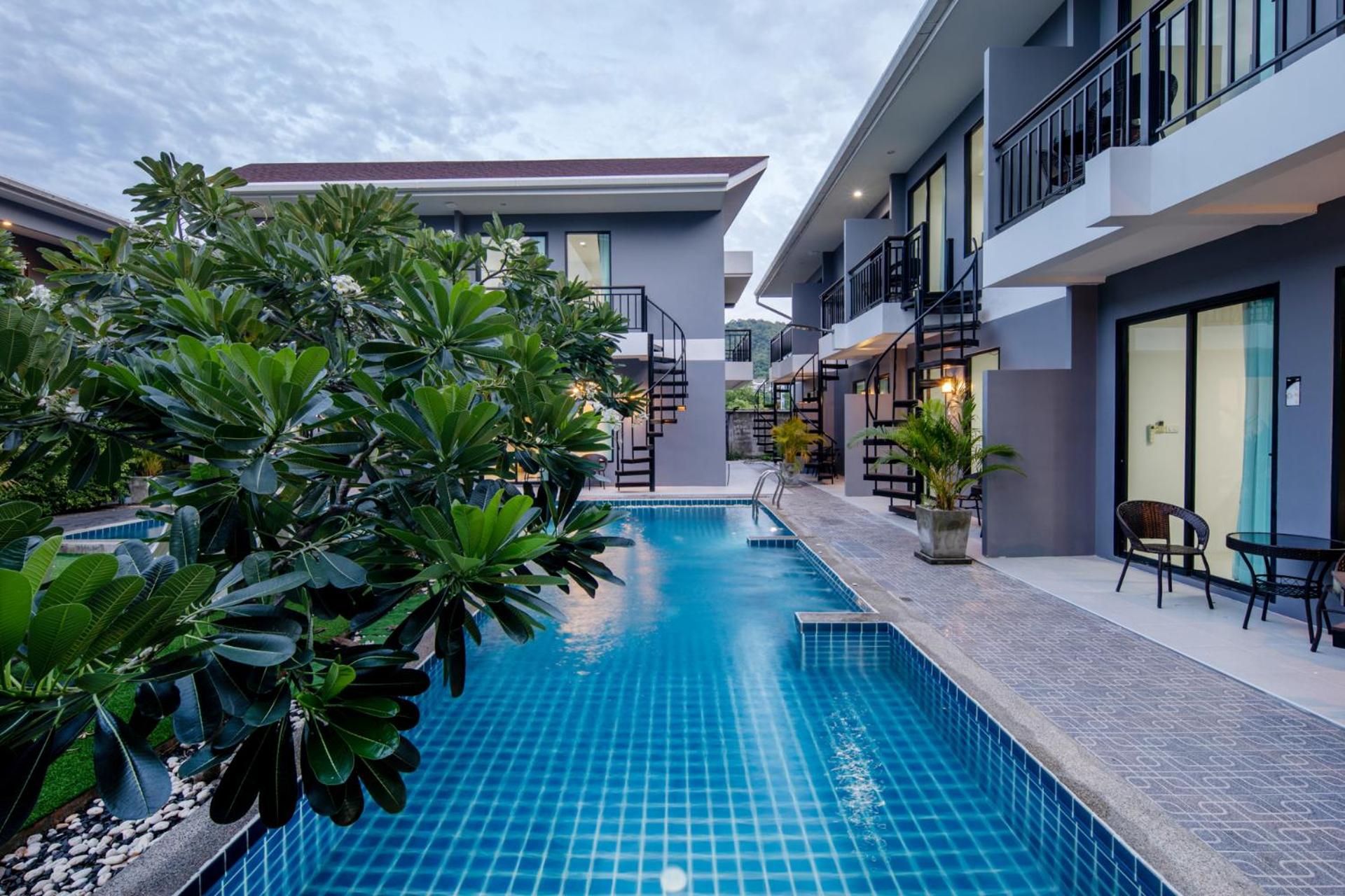 Deluxe Double or Twin Room with Pool Access