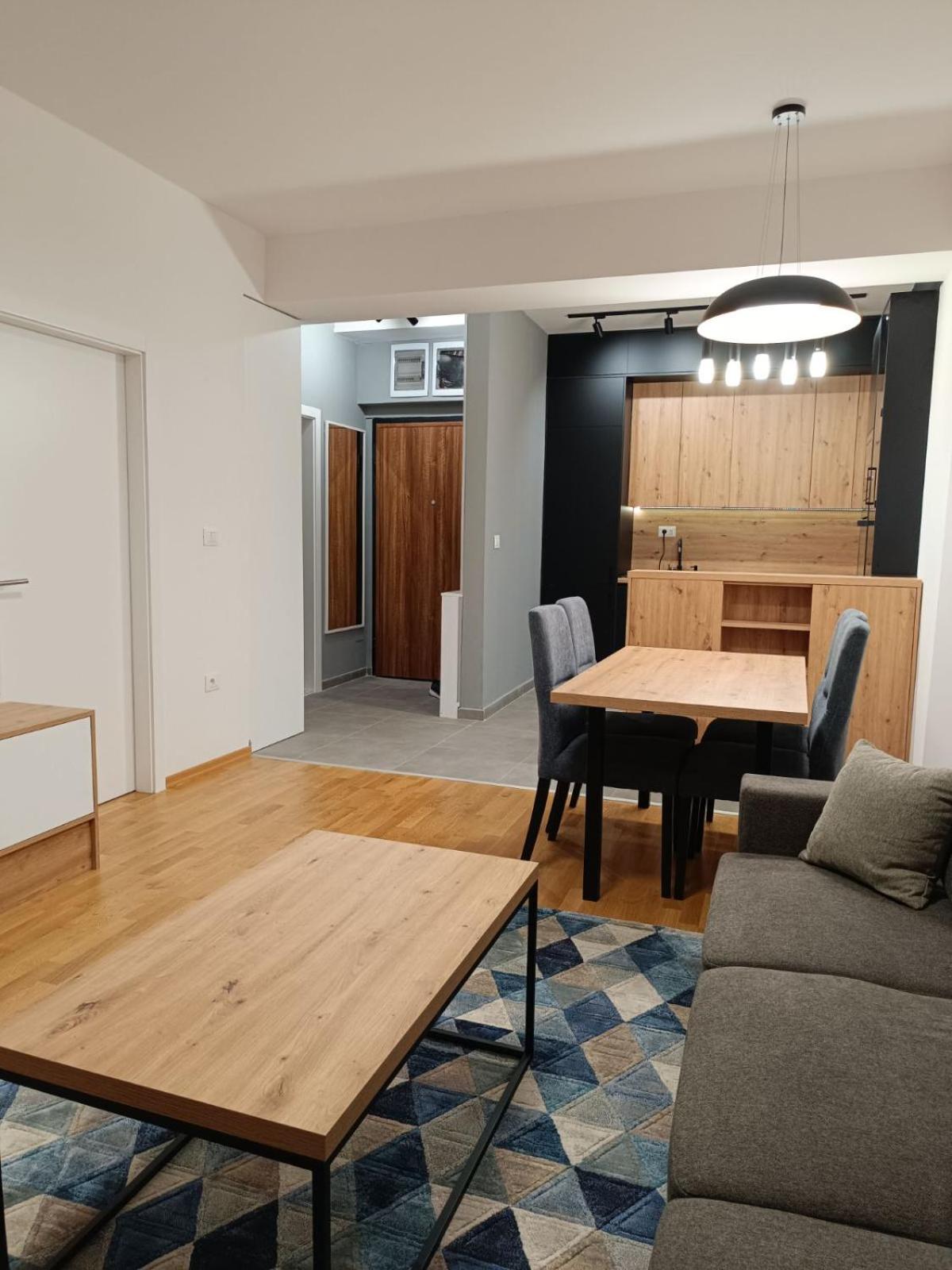 One-Bedroom Apartment photo 1