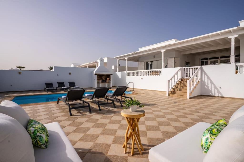 Three-Bedroom Villa photo 3