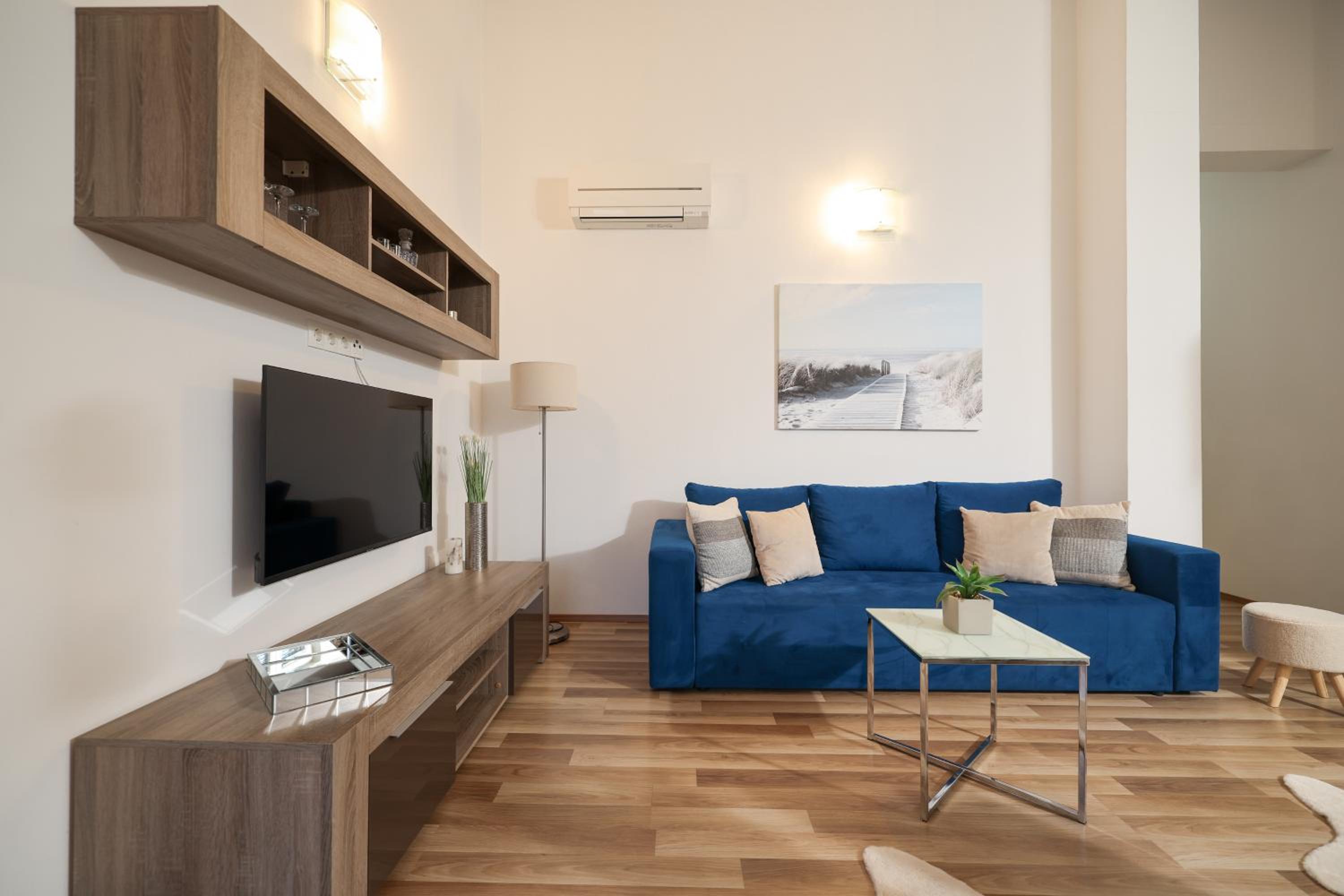 Two-Bedroom Apartment - Photo 11