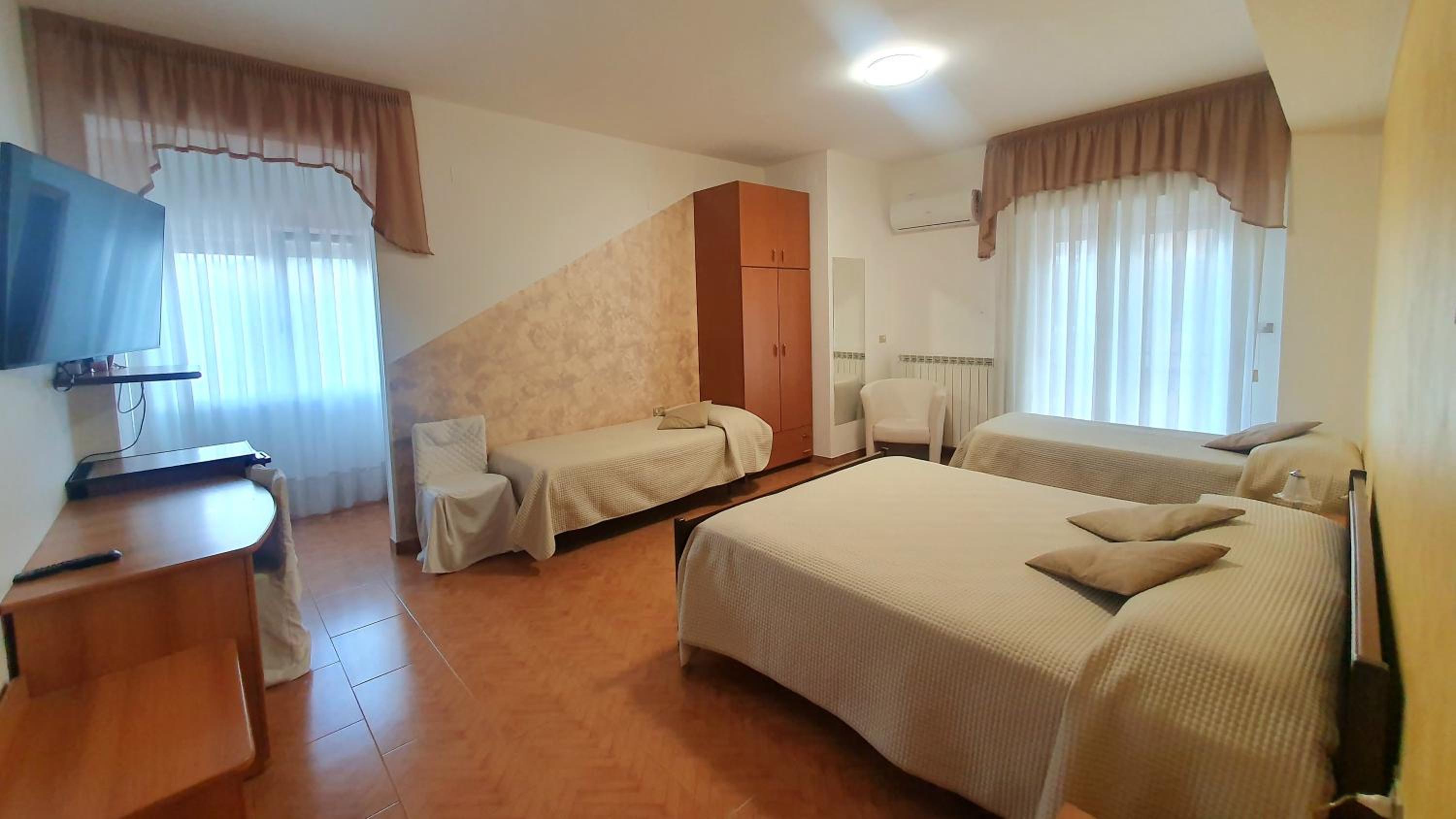 Quadruple Room photo 2