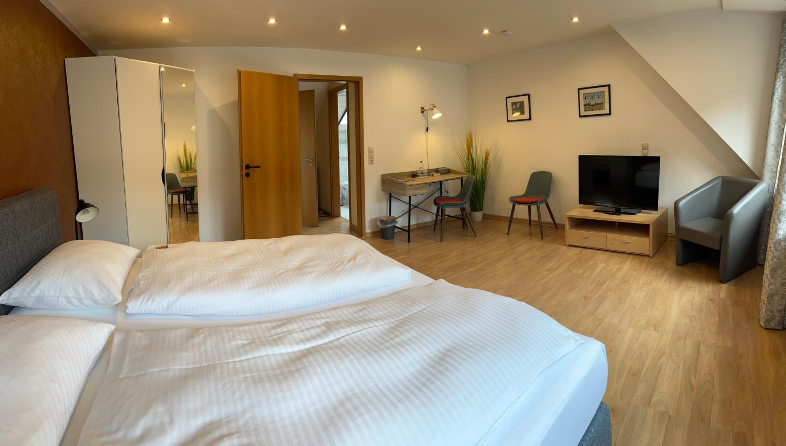 Double Room - Photo 3