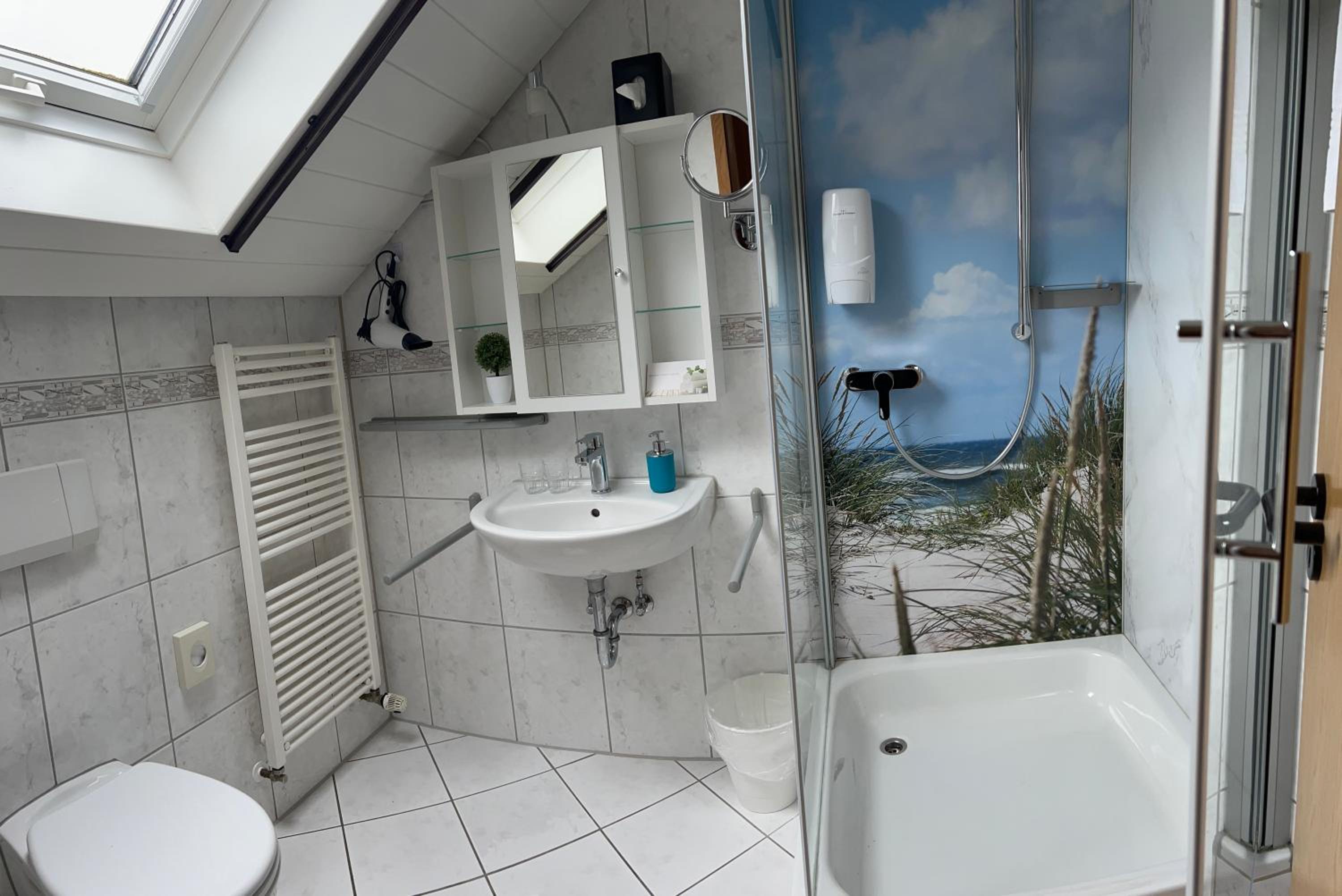 Double Room - Photo 11