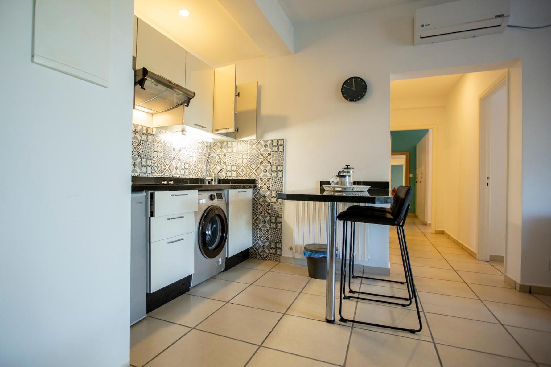 Apartment with Garden View - Photo 5