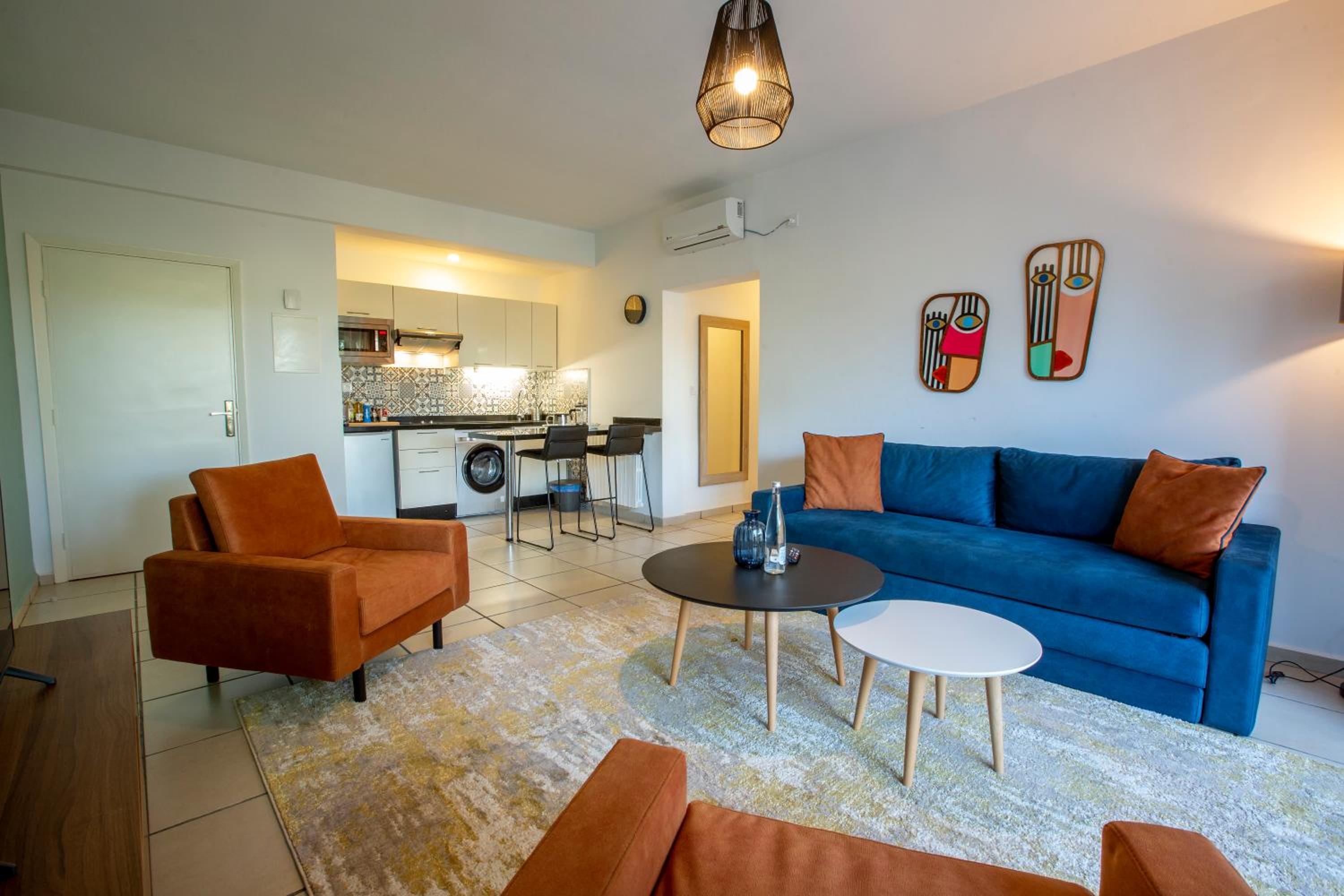 Apartment with Garden View - Photo 4