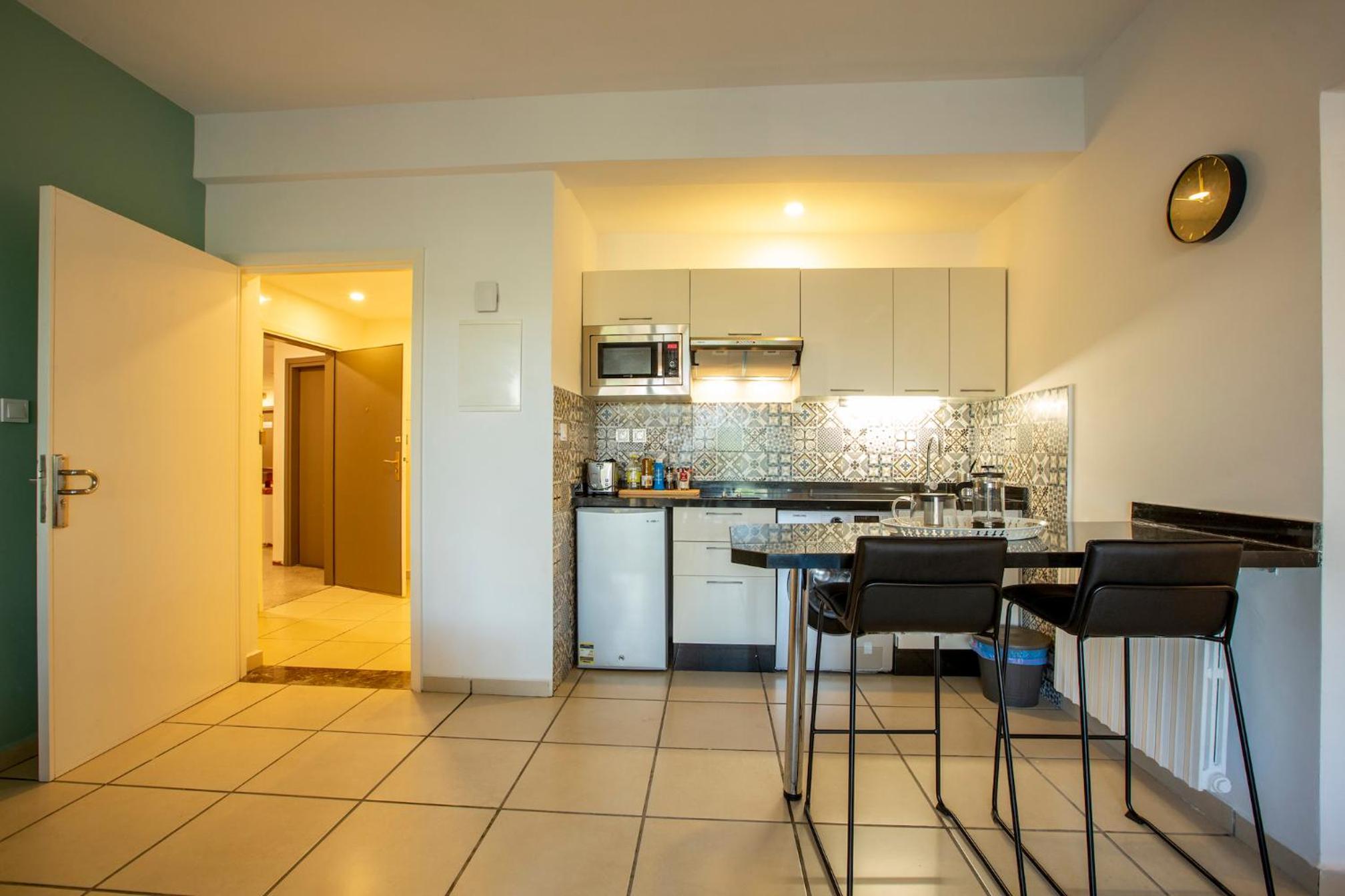 Apartment with Garden View - Photo 6