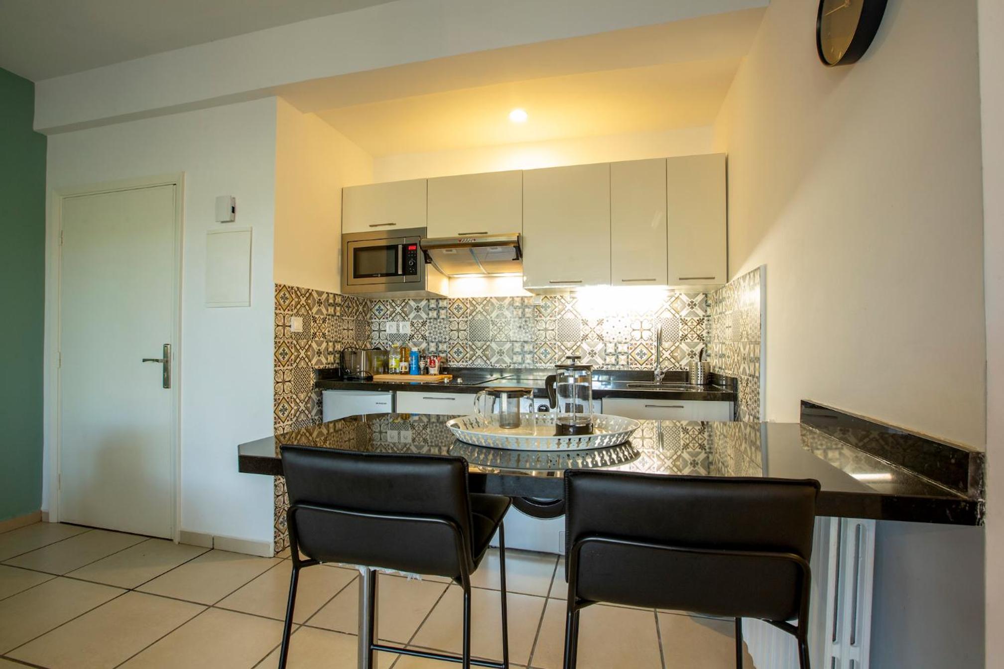 Apartment with Garden View - Photo 7