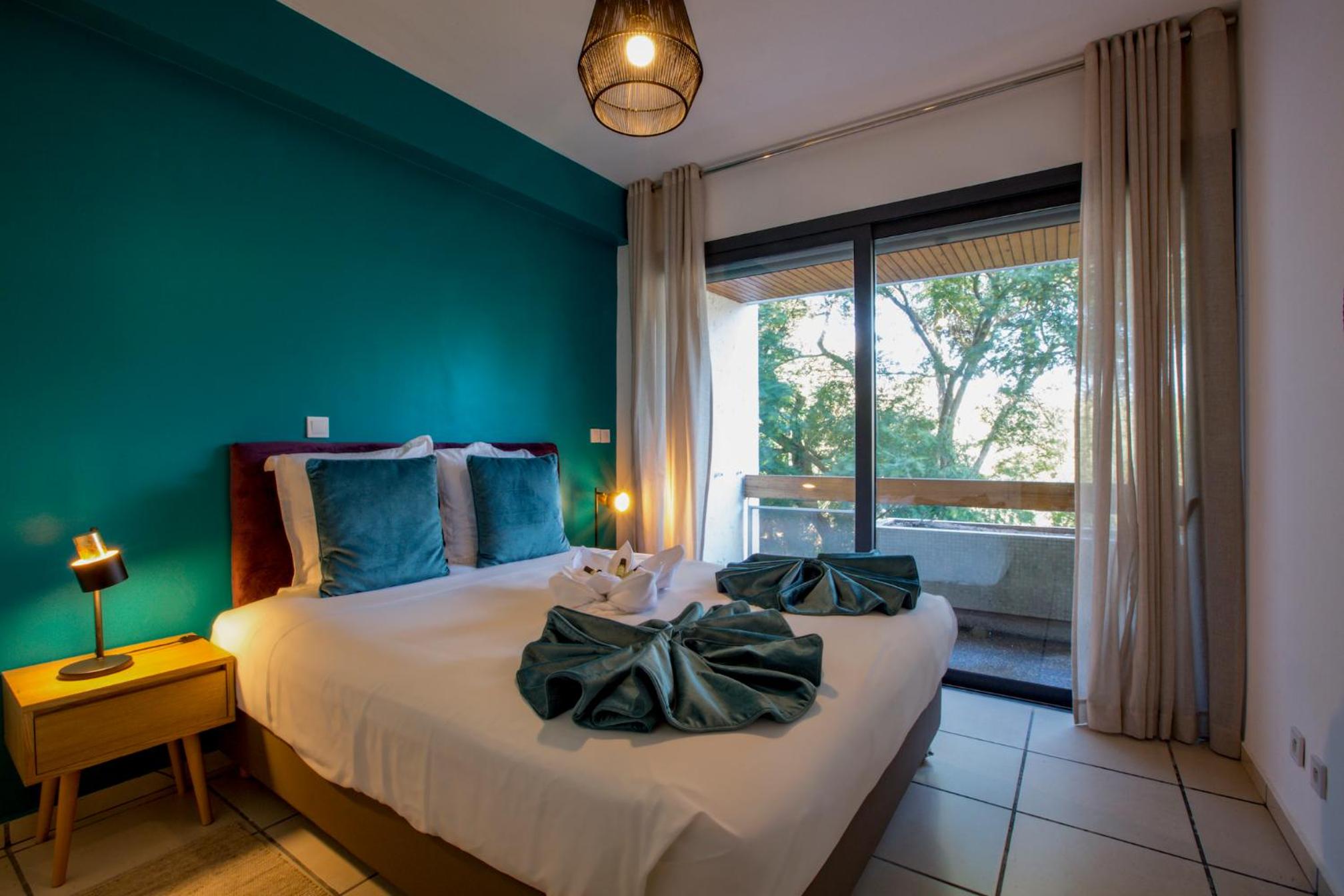 Apartment with Garden View - Photo 10