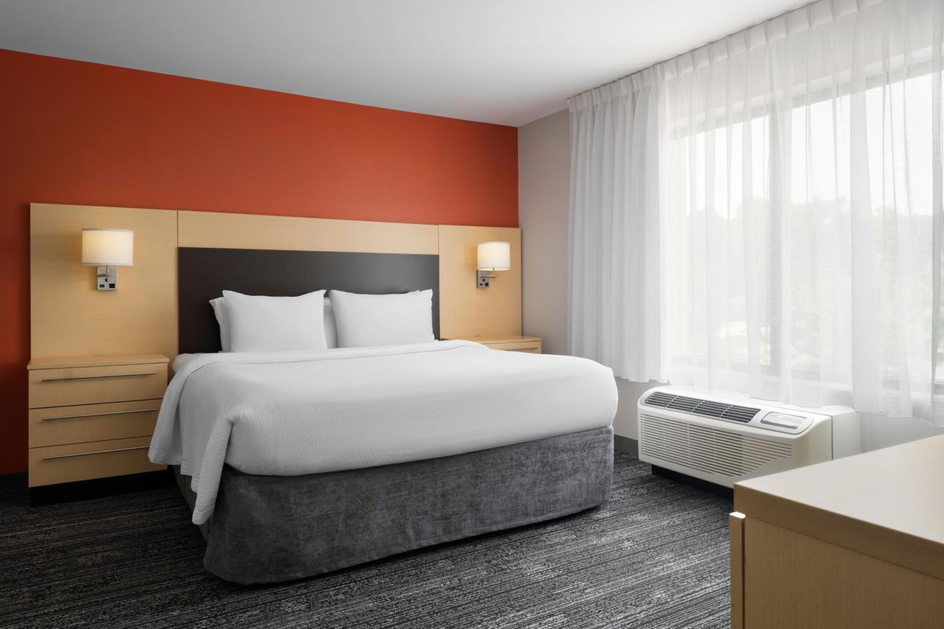 One-Bedroom King Suite with Sofa Bed - Hearing Accessible