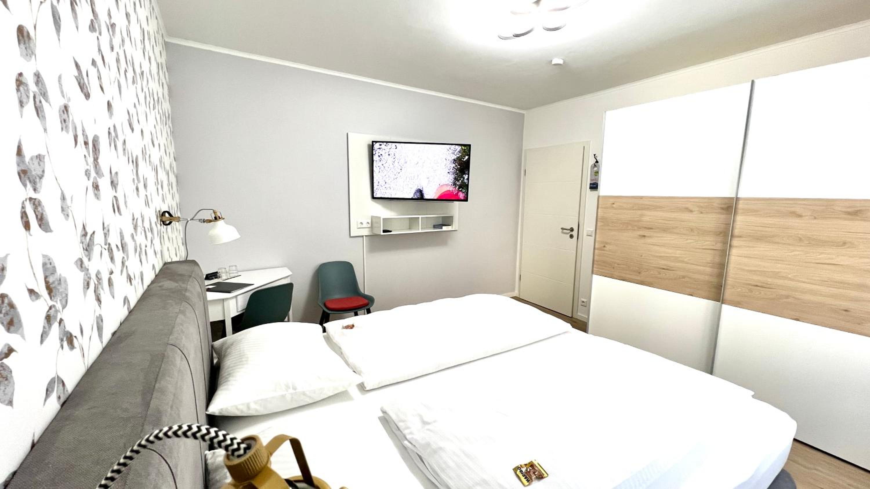 Double Room - Photo 5