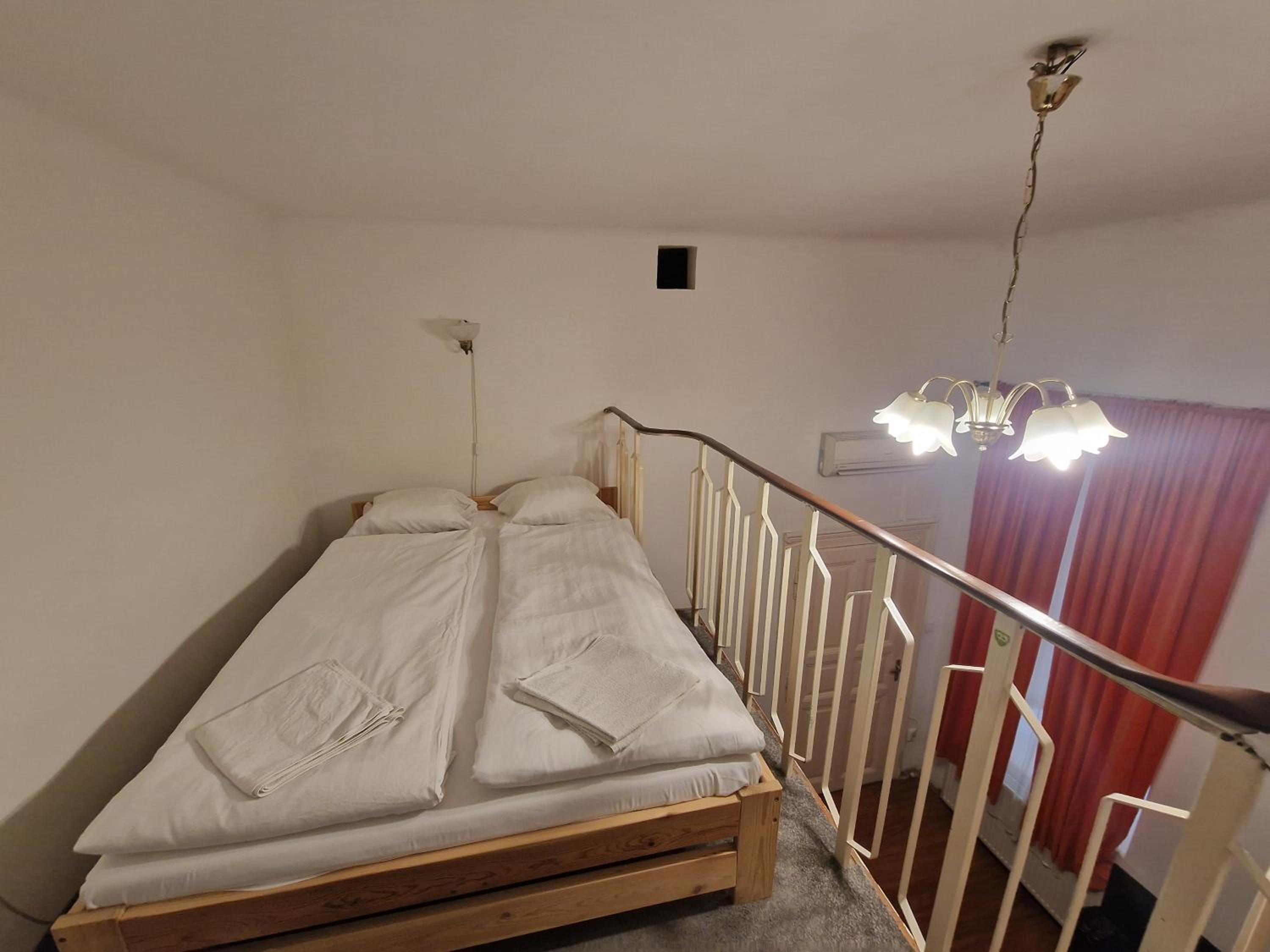 One-Bedroom Apartment - Non-Smoking - Photo 8