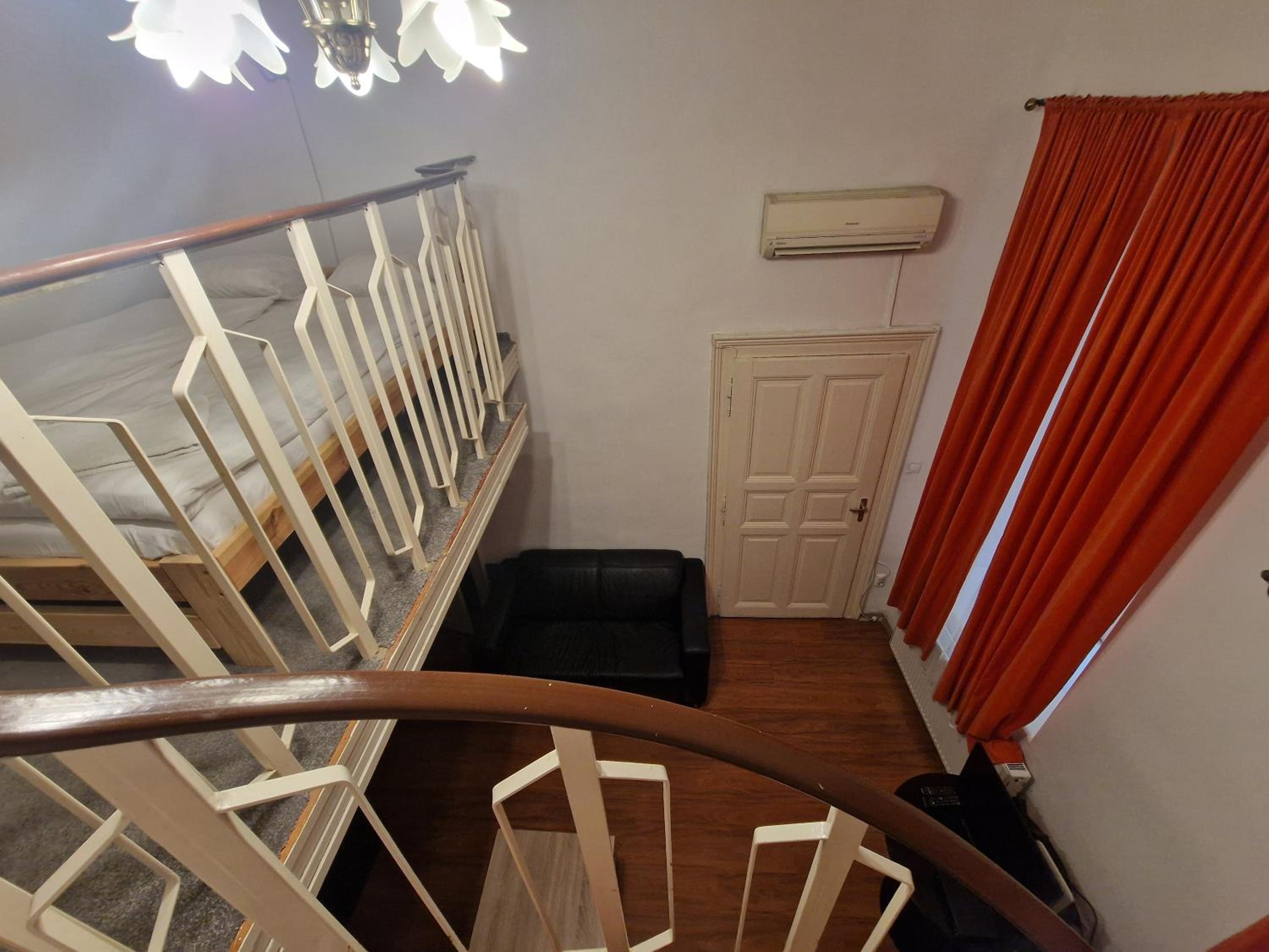 One-Bedroom Apartment - Non-Smoking - Photo 9