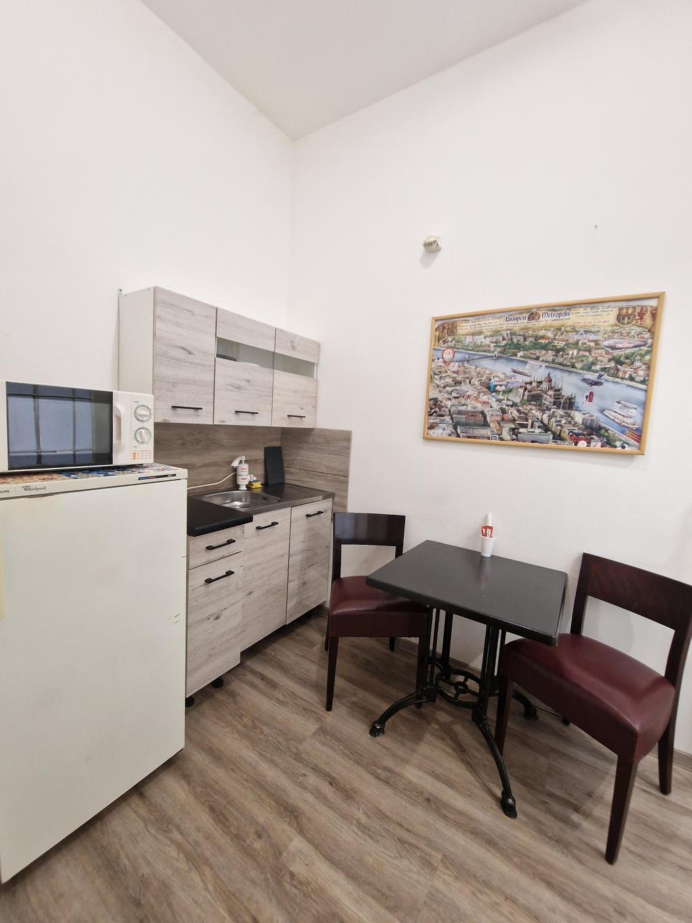 One-Bedroom Apartment - Non-Smoking - Photo 11