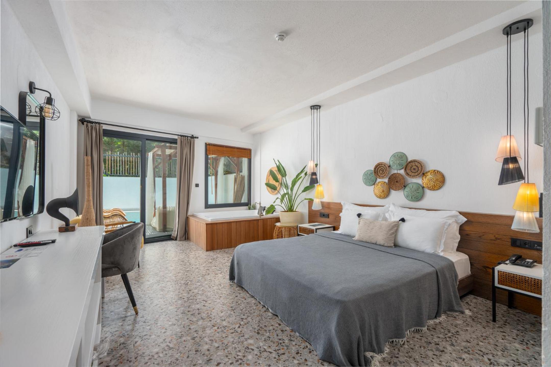 Royal Honeymoon Room - Photo 1