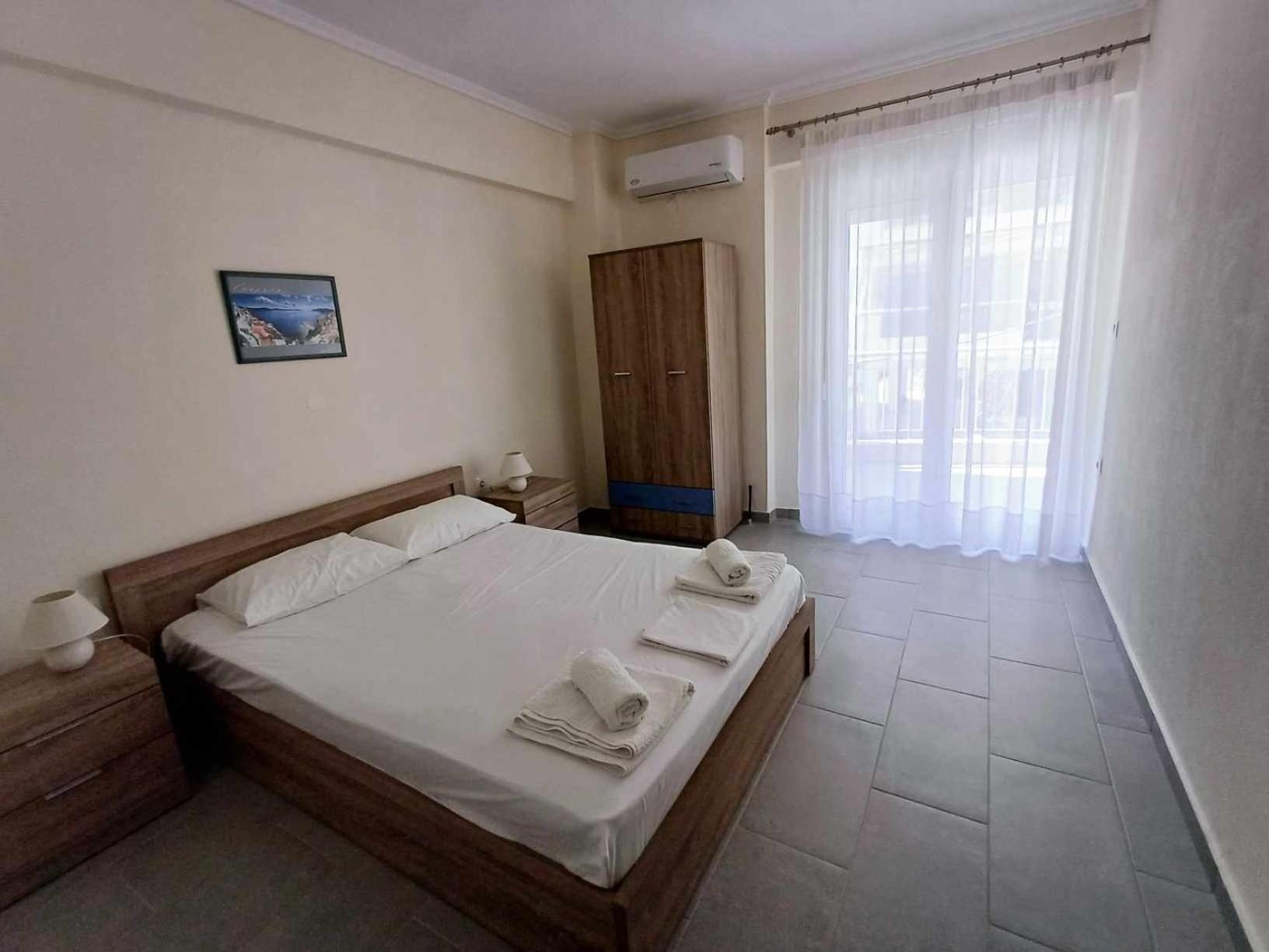One-Bedroom Apartment photo 3