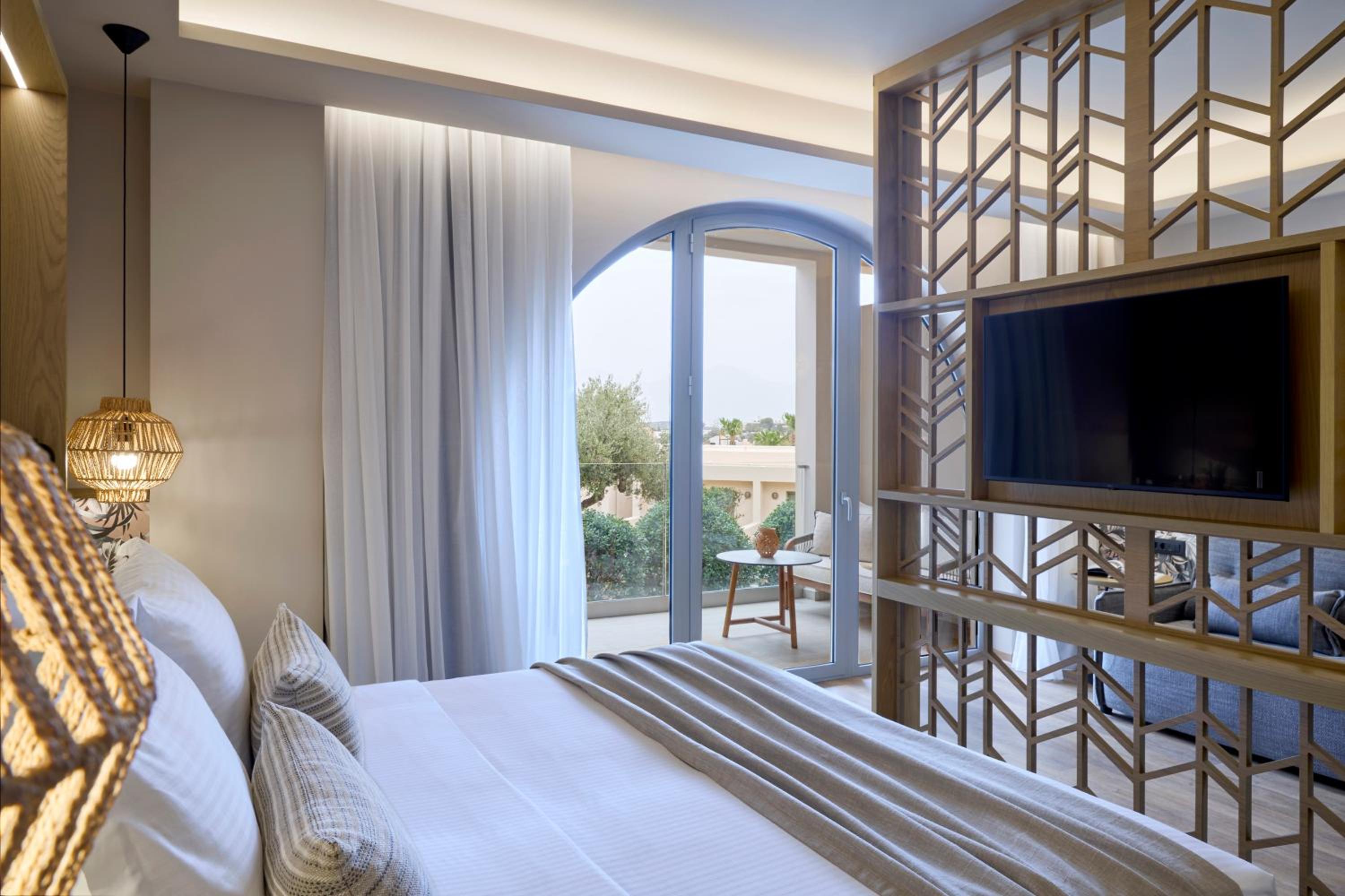 Bungalow Junior Suite with Private Pool thumbnail 5