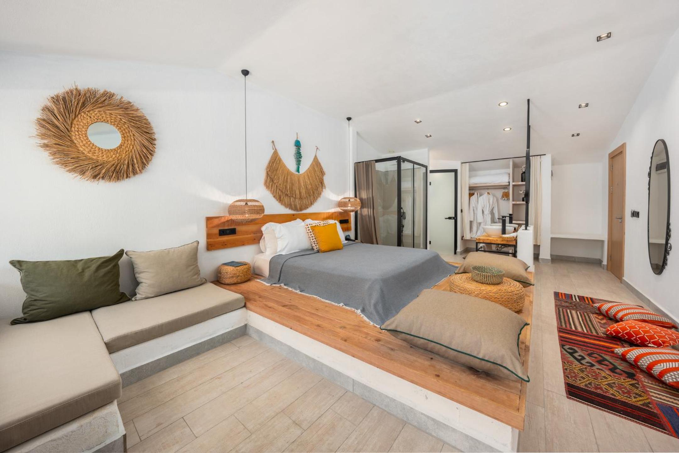 Penthouse Suite - Photo 2