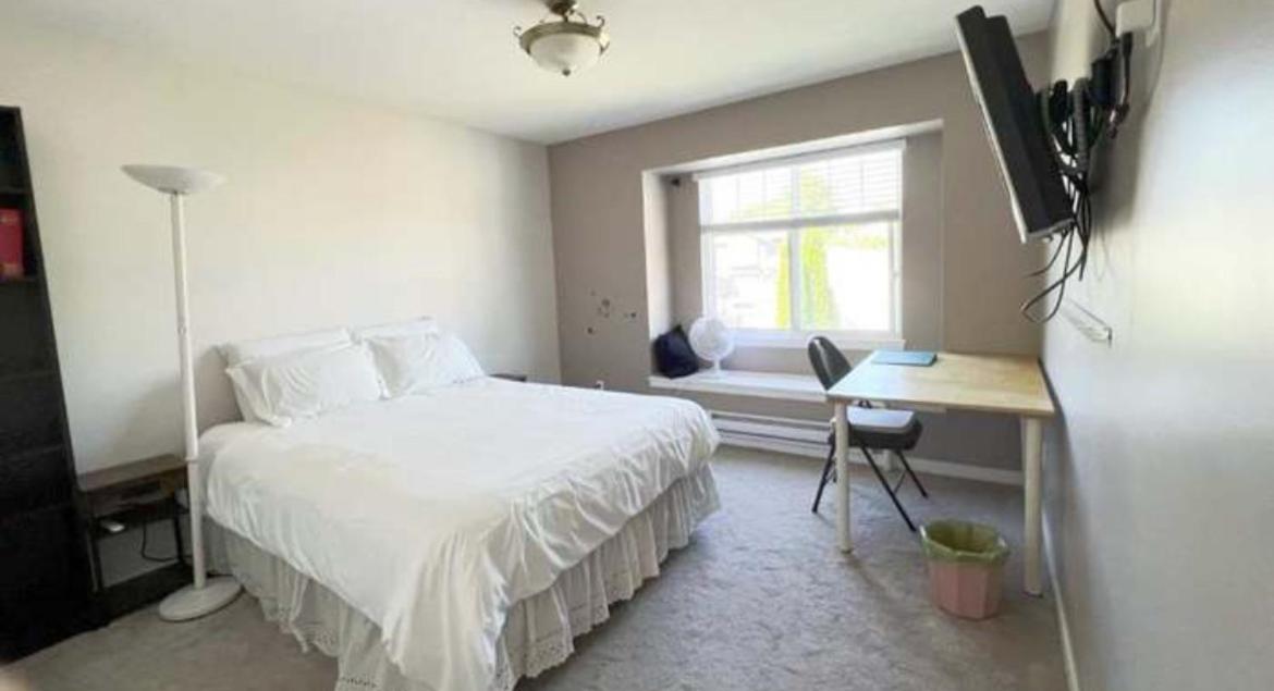 Double Or Twin Room With Private Bathroom photo 1