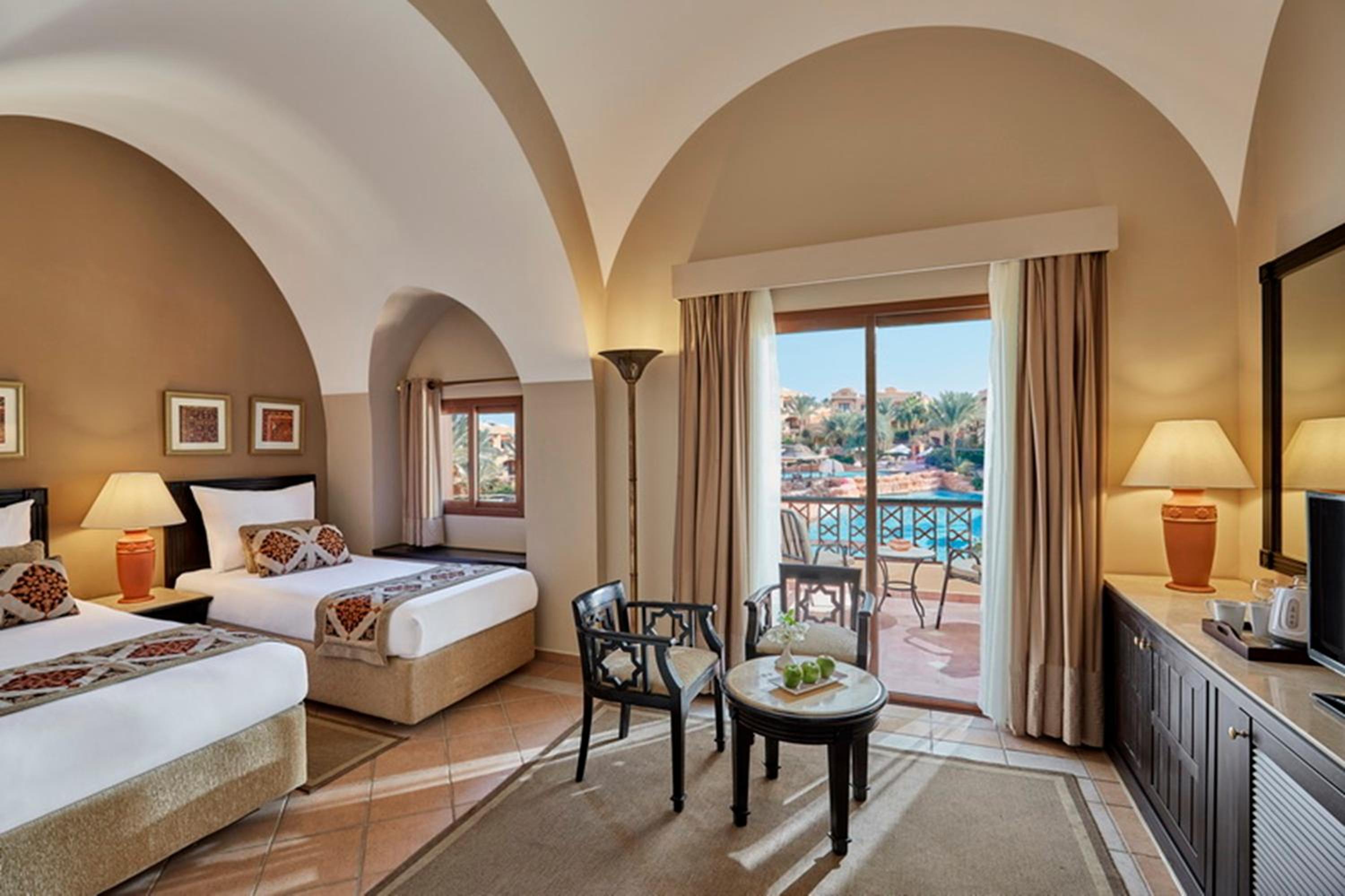 Deluxe, Queen or Twin Bed, Pool View - Photo 2