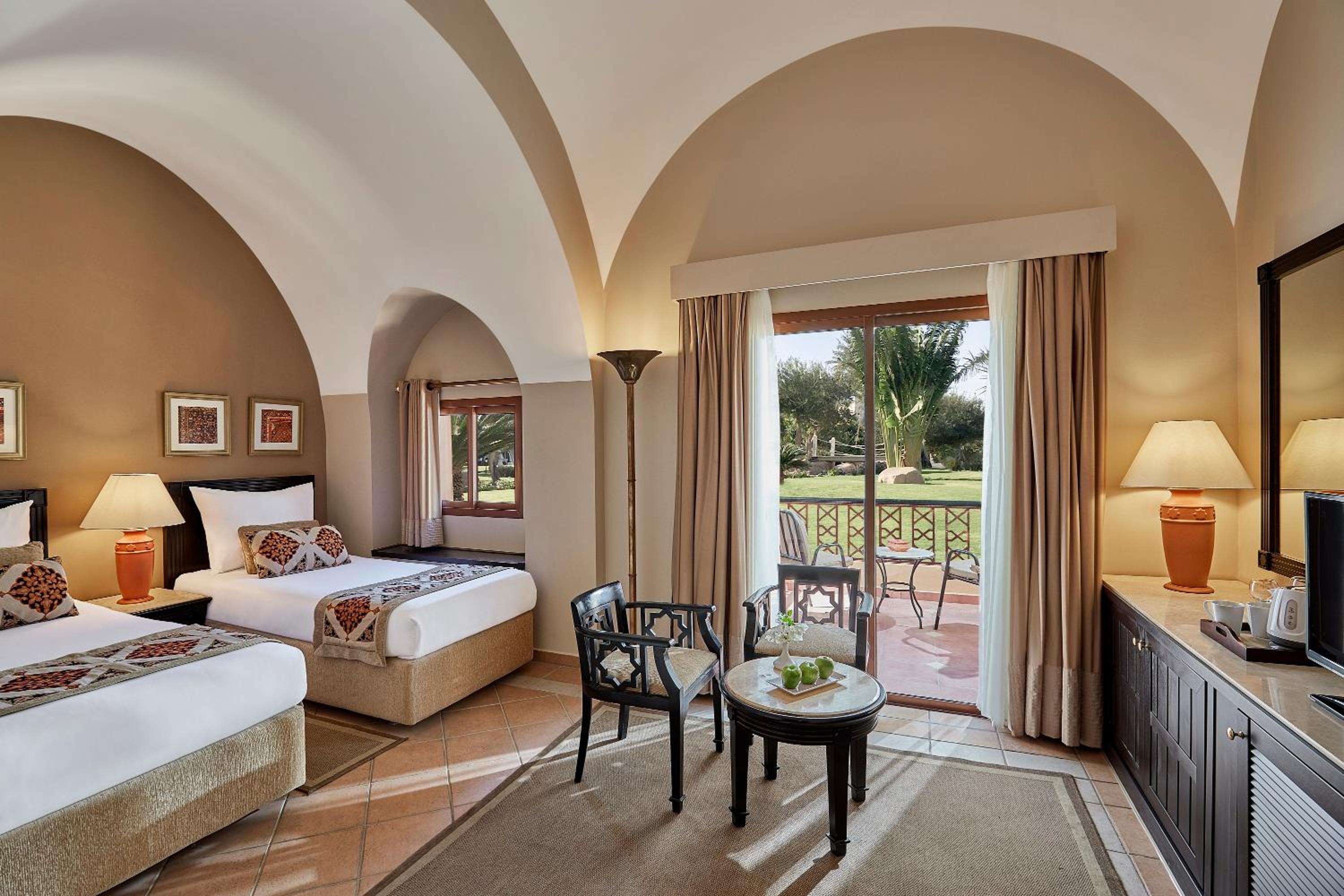 Superior, Queen or Twin Bed, Garden View - Photo 3