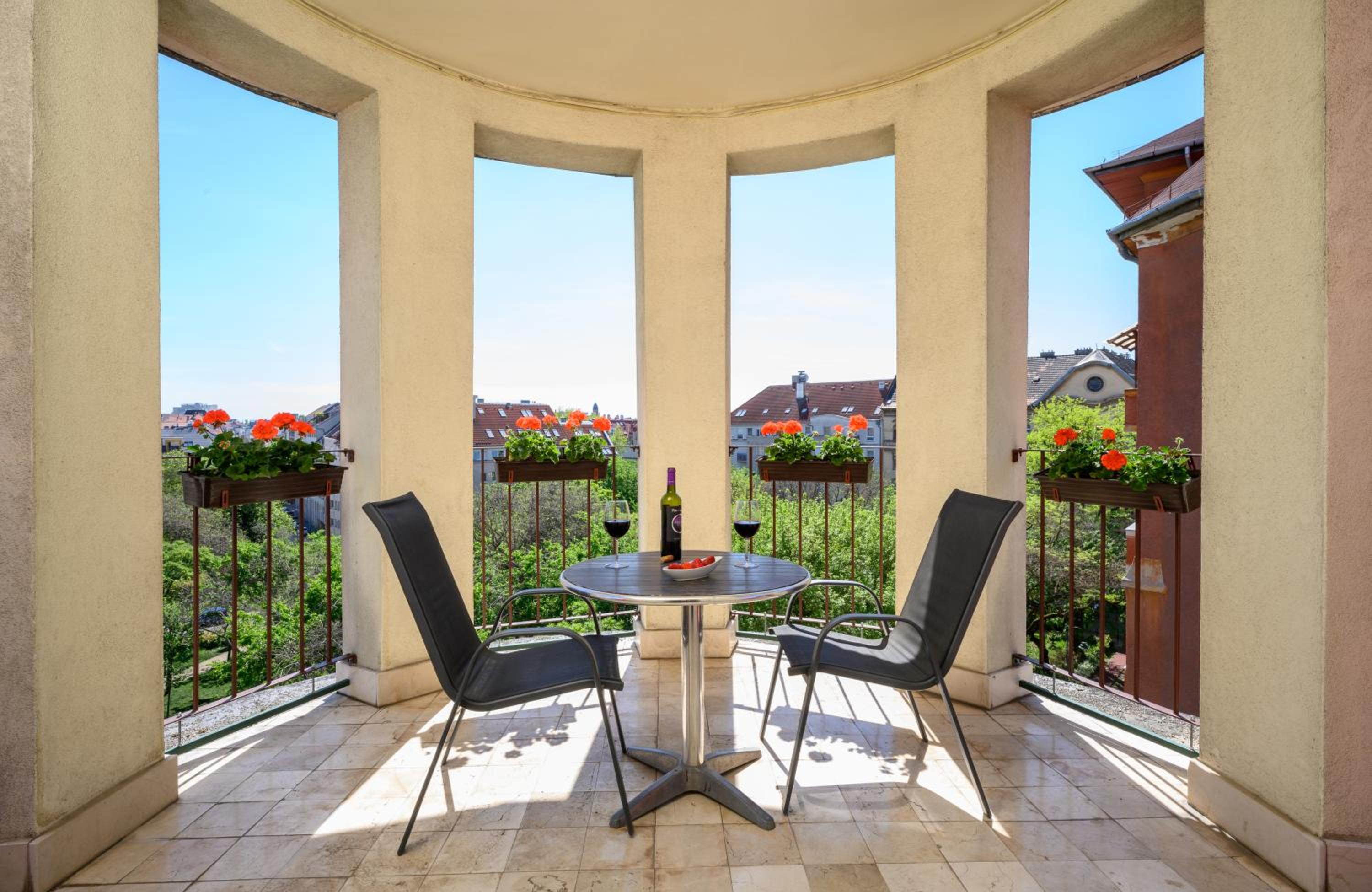 Balcony & Terrace