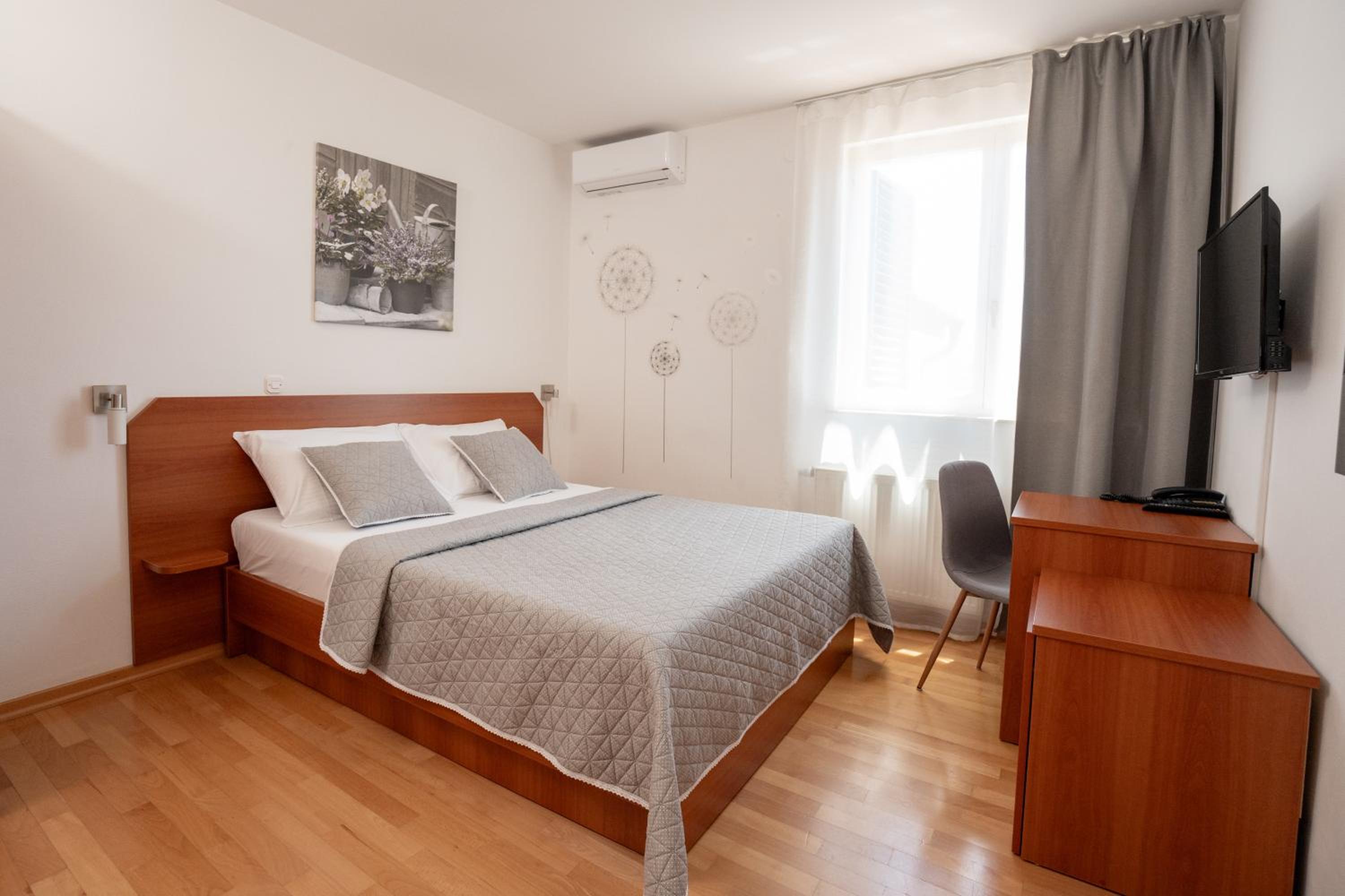 Double Room photo 2