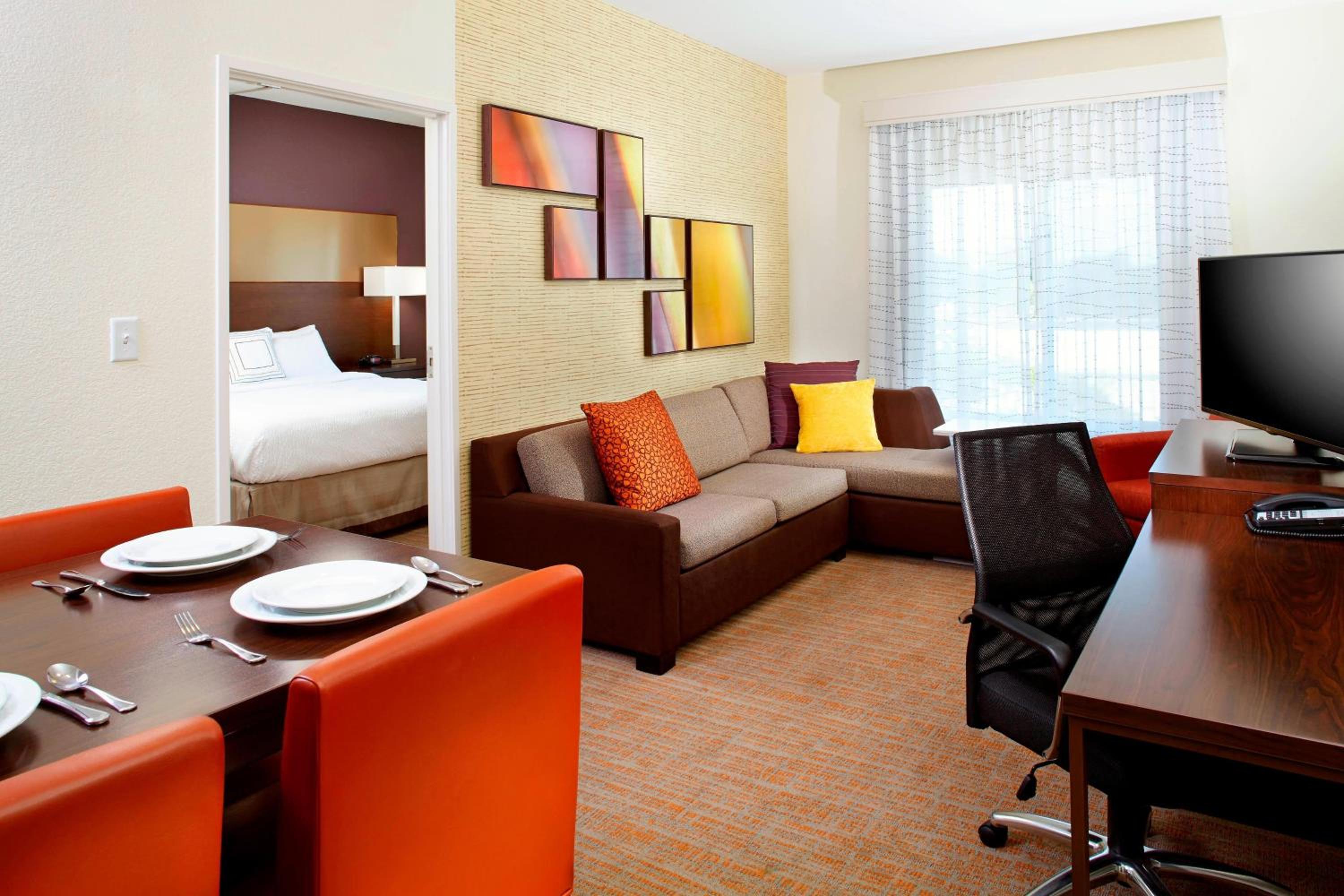 Two-Bedroom Suite - Photo 5
