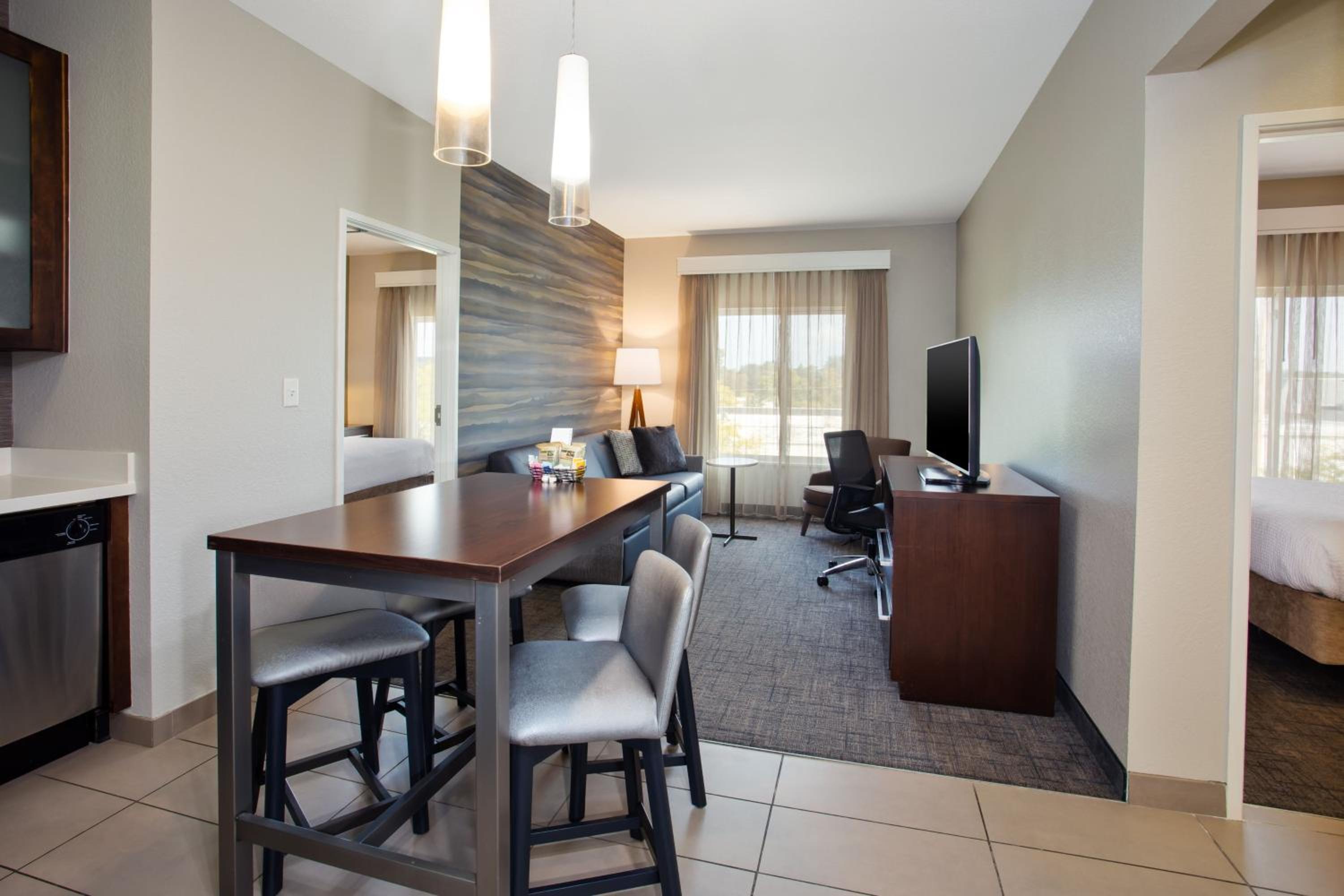Two-Bedroom Suite - Photo 2