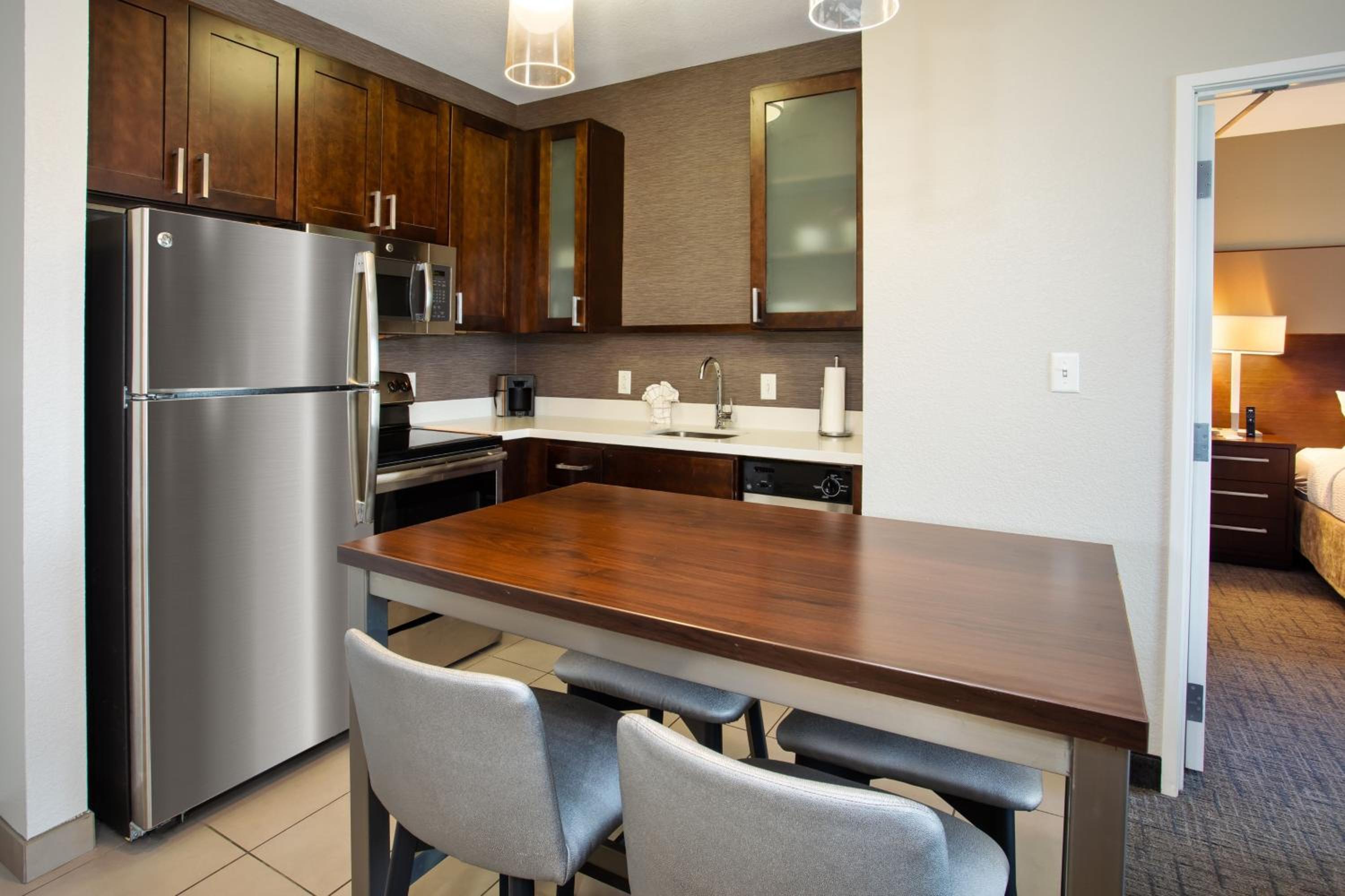 Two-Bedroom Suite - Photo 8