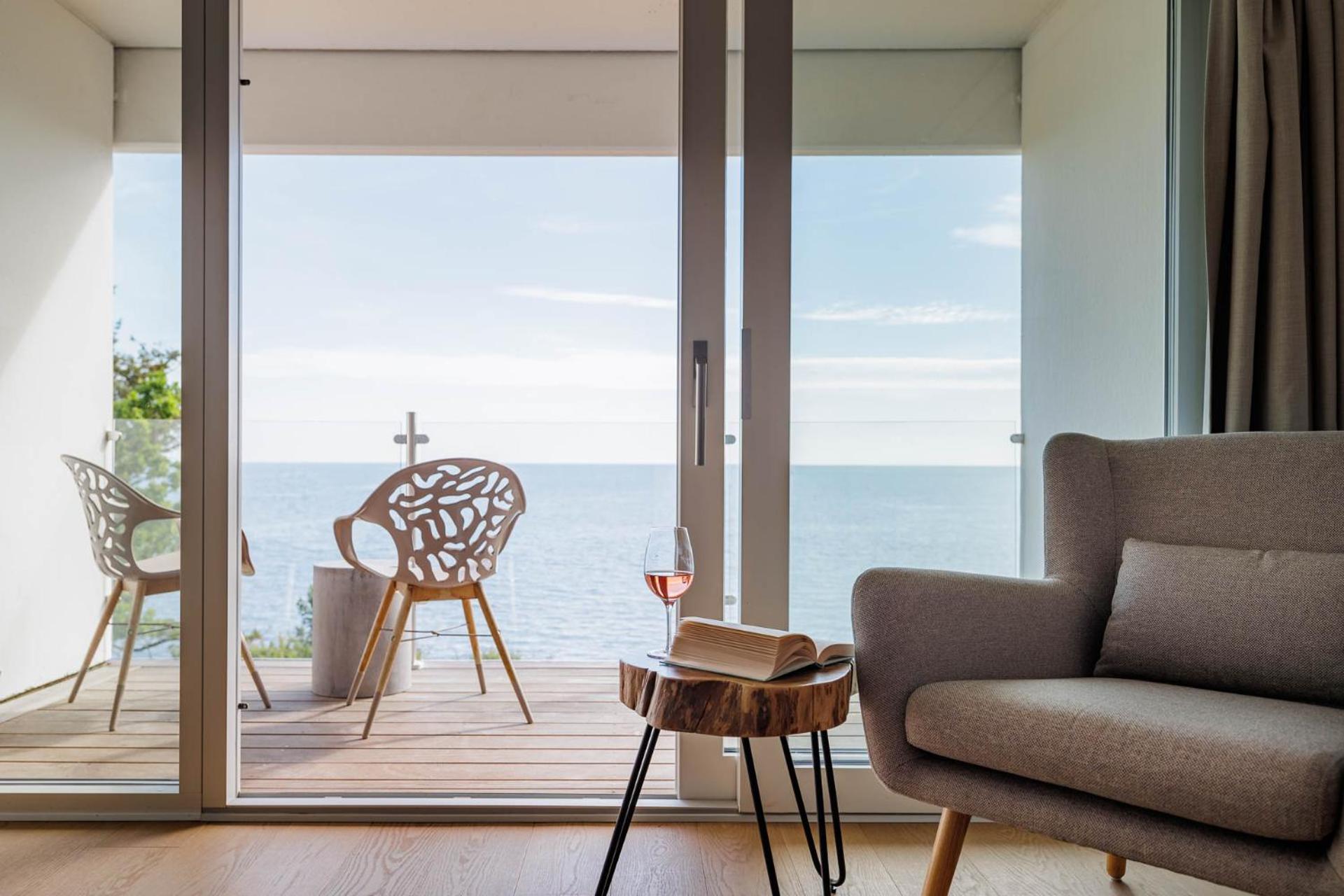 Double Room with Balcony or Terrace and Sea View - Photo 15