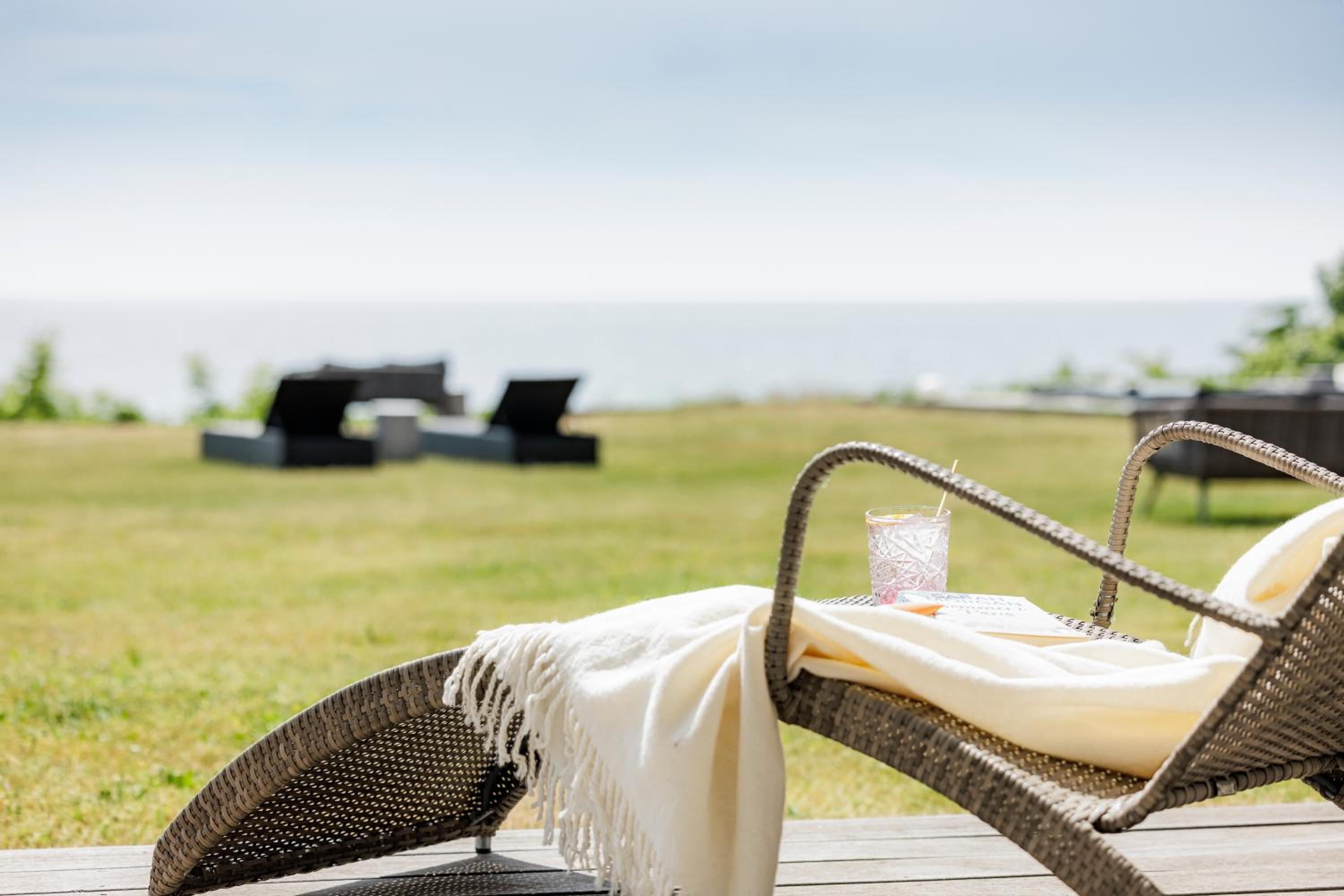 Double Room with Balcony or Terrace and Sea View - Photo 11