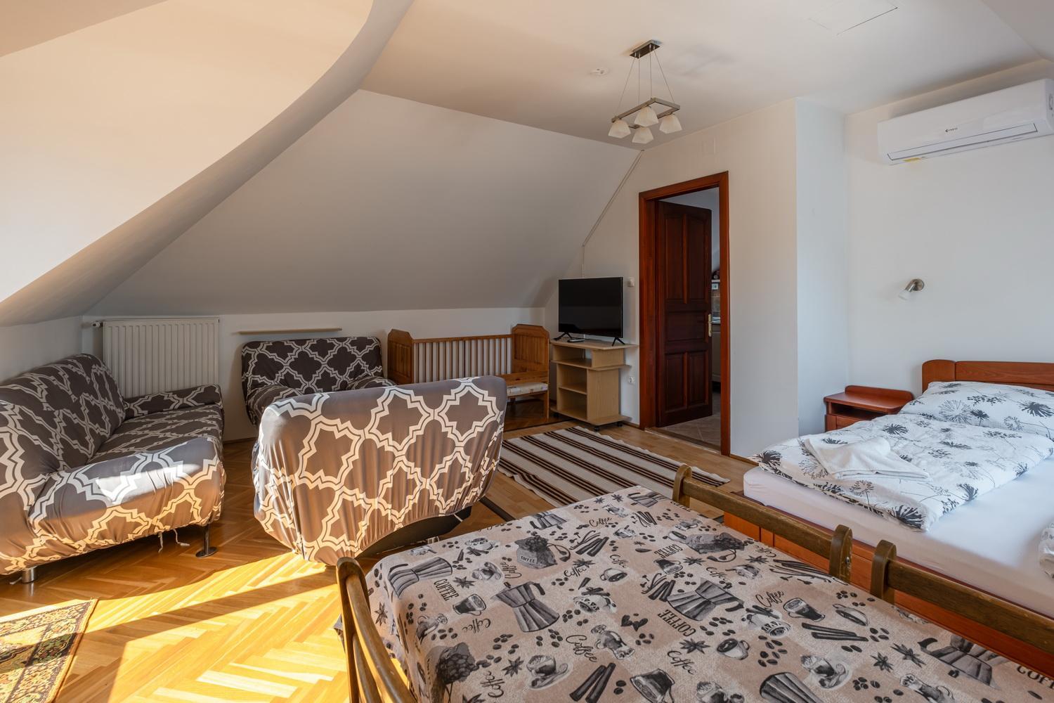 Two-Bedroom Apartment - Photo 6