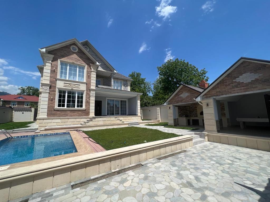 Three-Bedroom Villa photo 1
