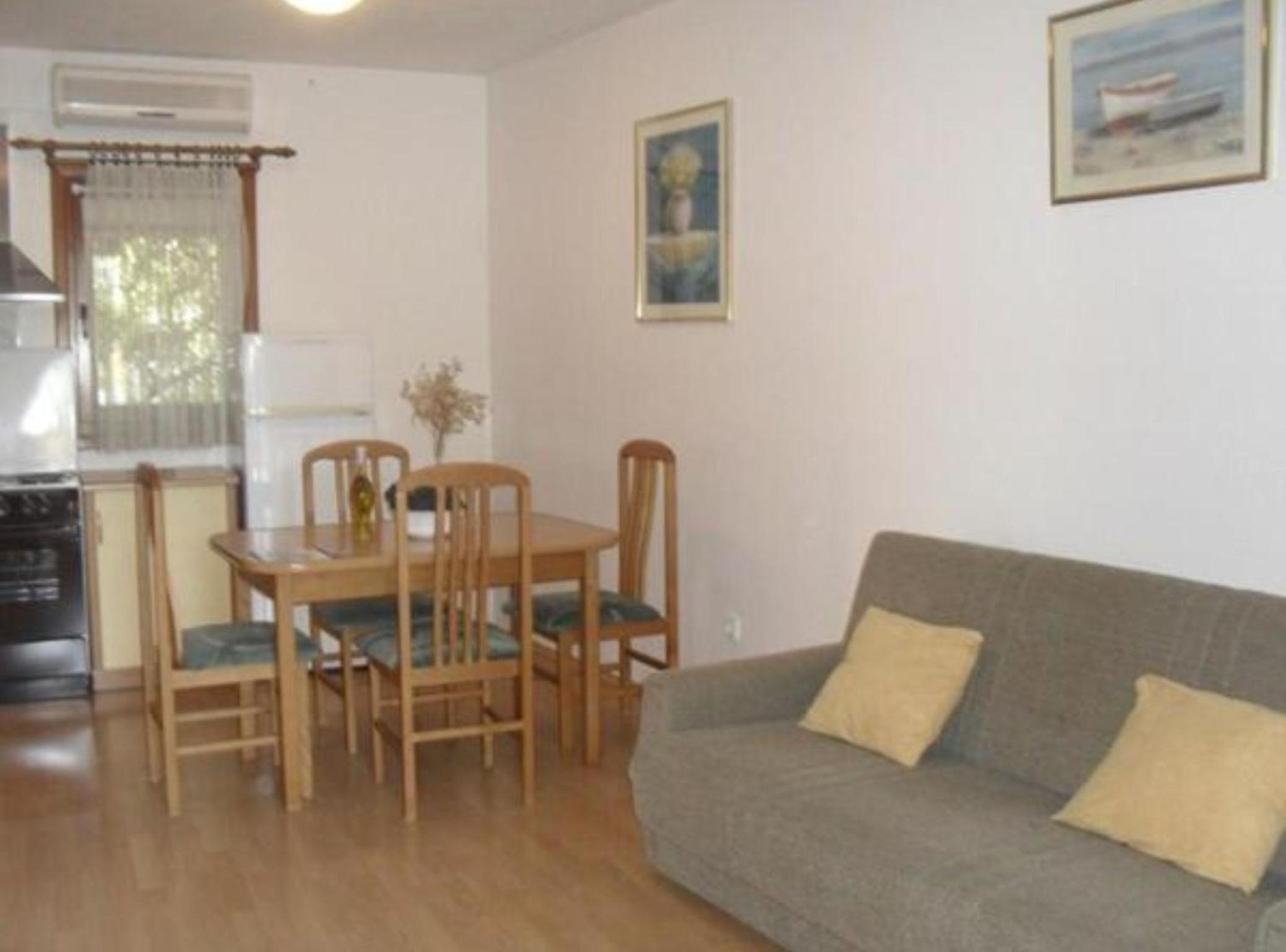 Studio Apartment with Terrace