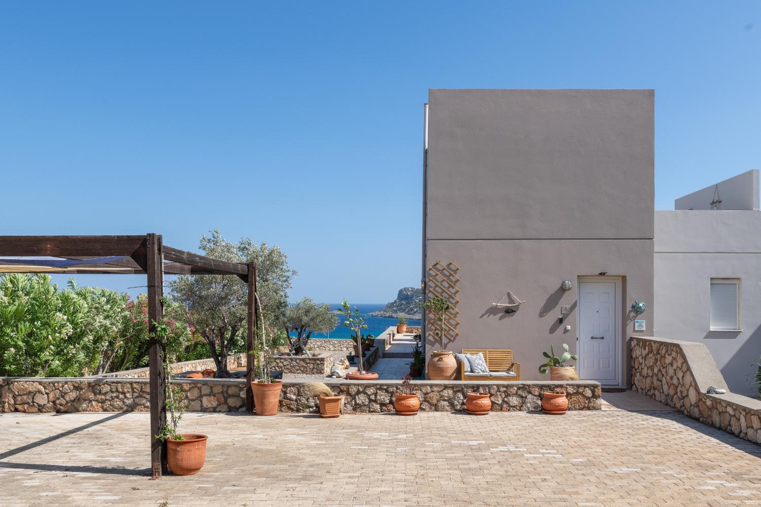Three-Bedroom Villa photo 2
