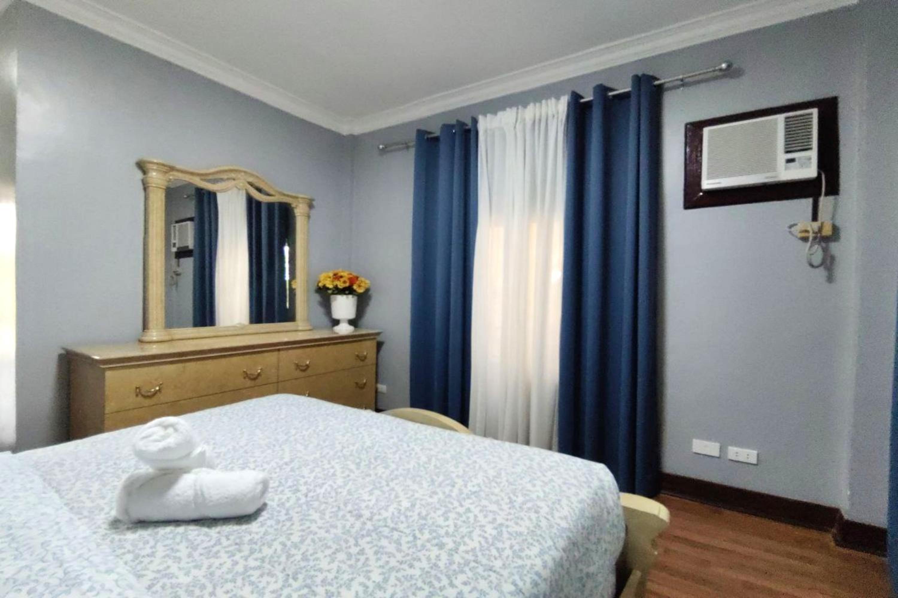 Three-Bedroom Villa photo 3