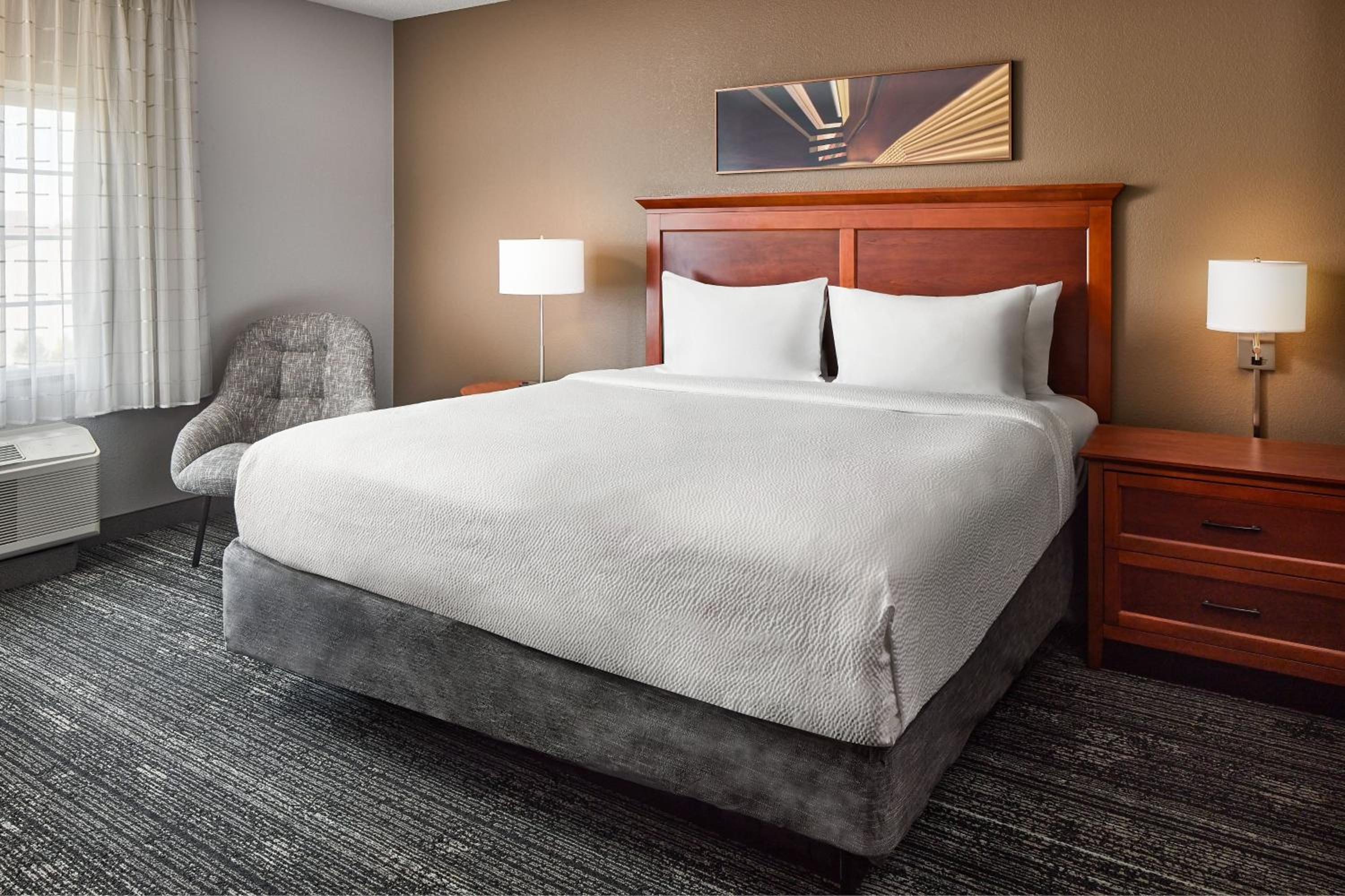 Two-Bedroom Suite - Photo 15