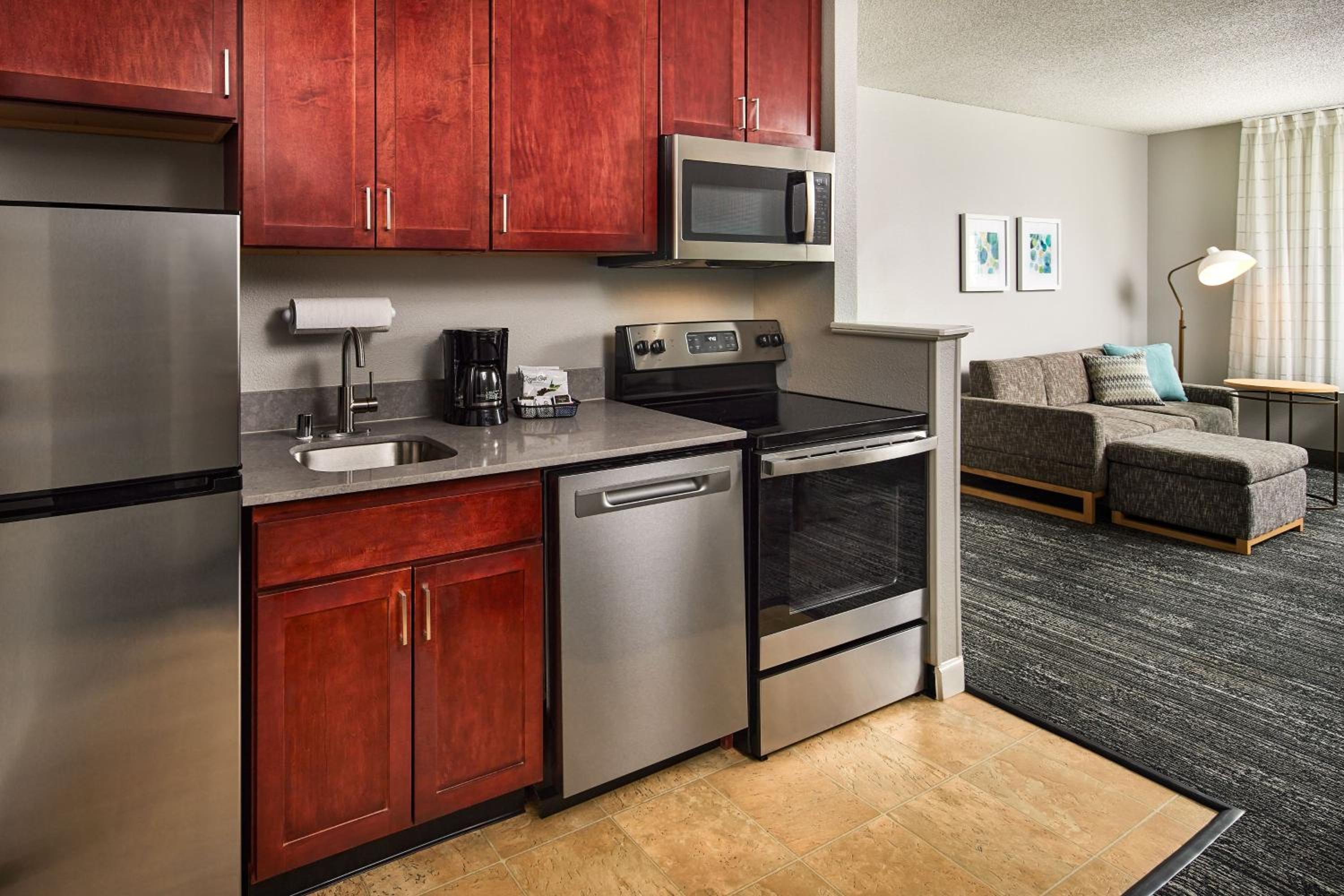 Two-Bedroom Suite - Photo 9